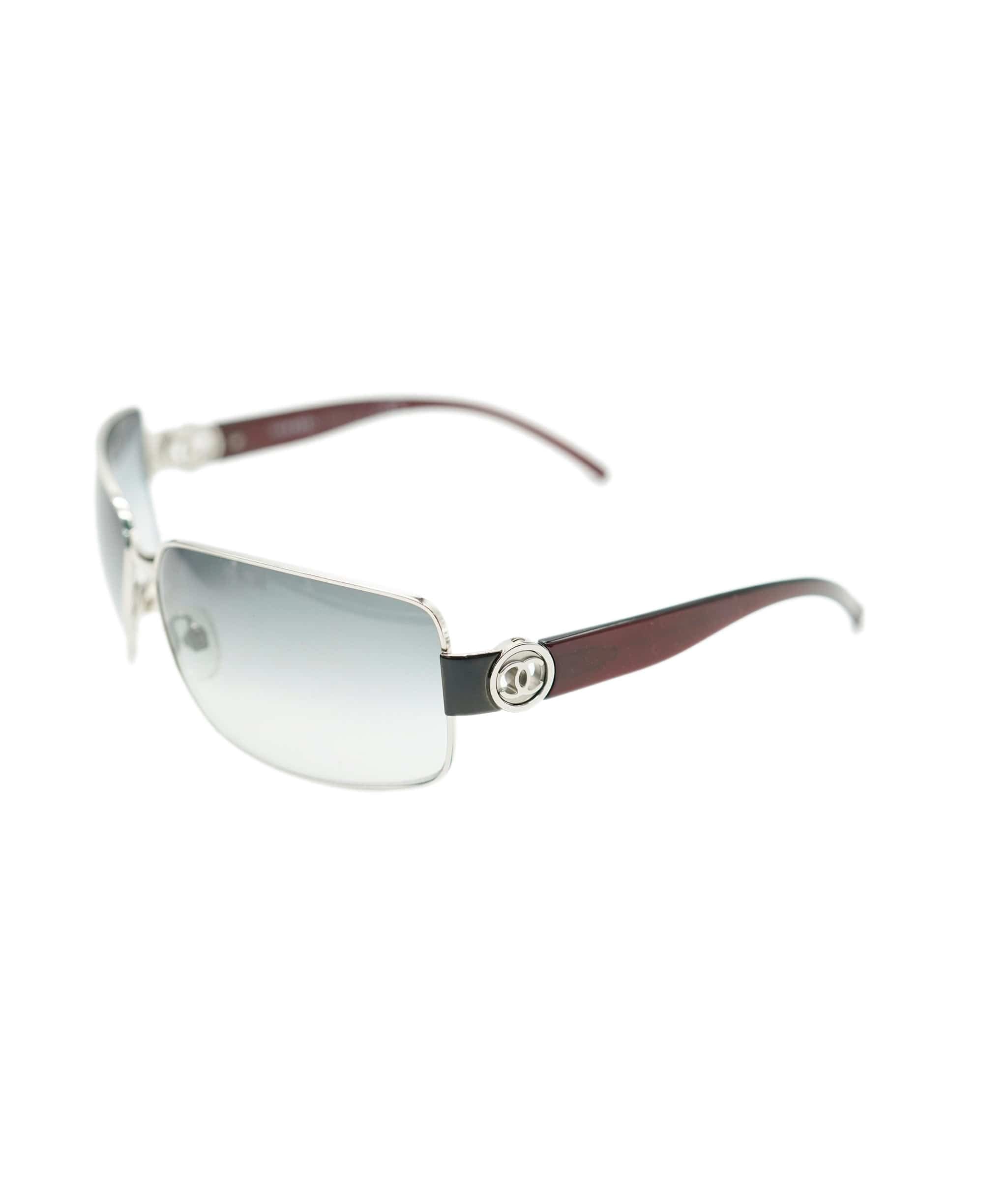 Chanel Vintage CC Sunglasses With Case ALC1714