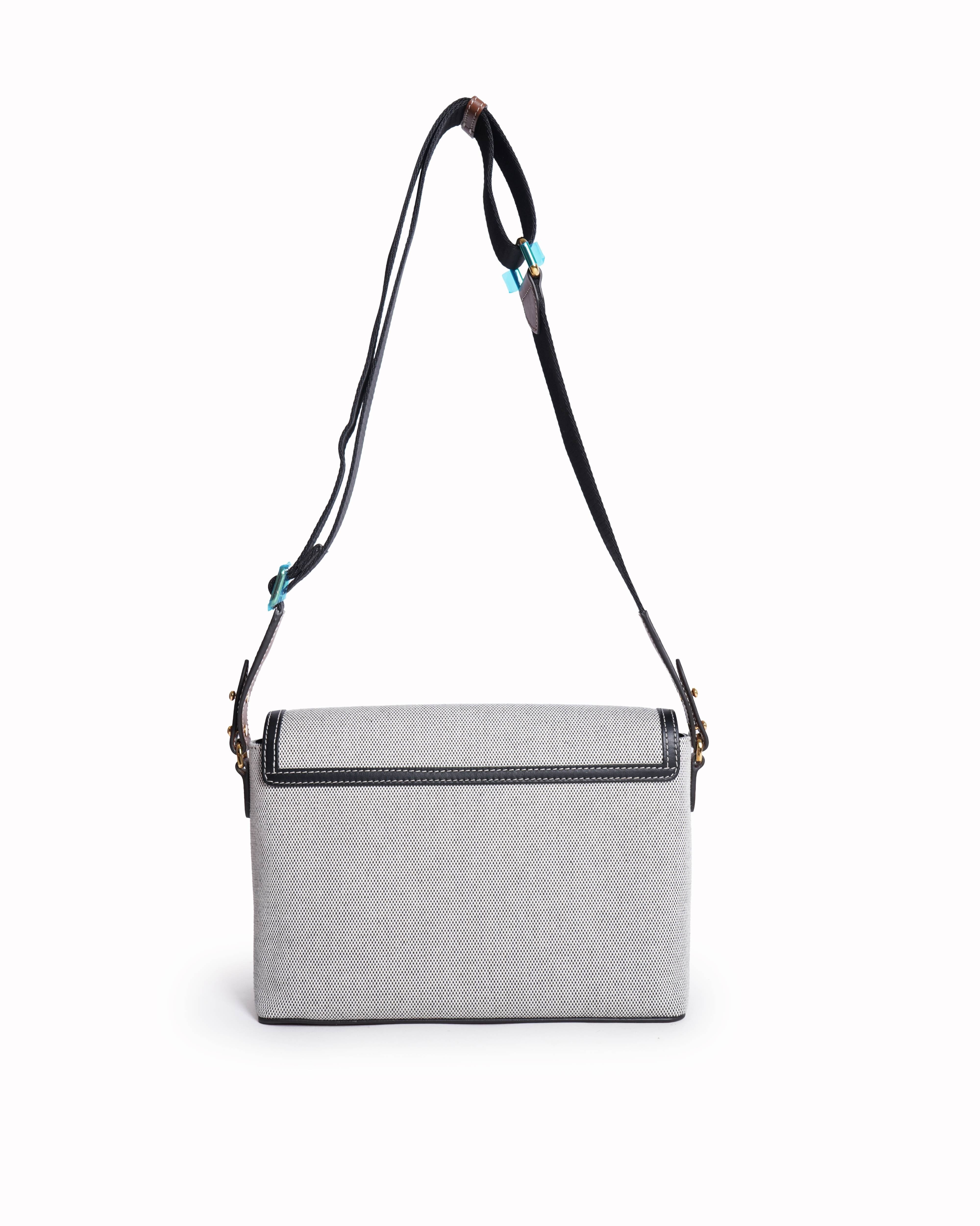 Burberry New Burberry Horseferry Print Note Cropssbody Bag