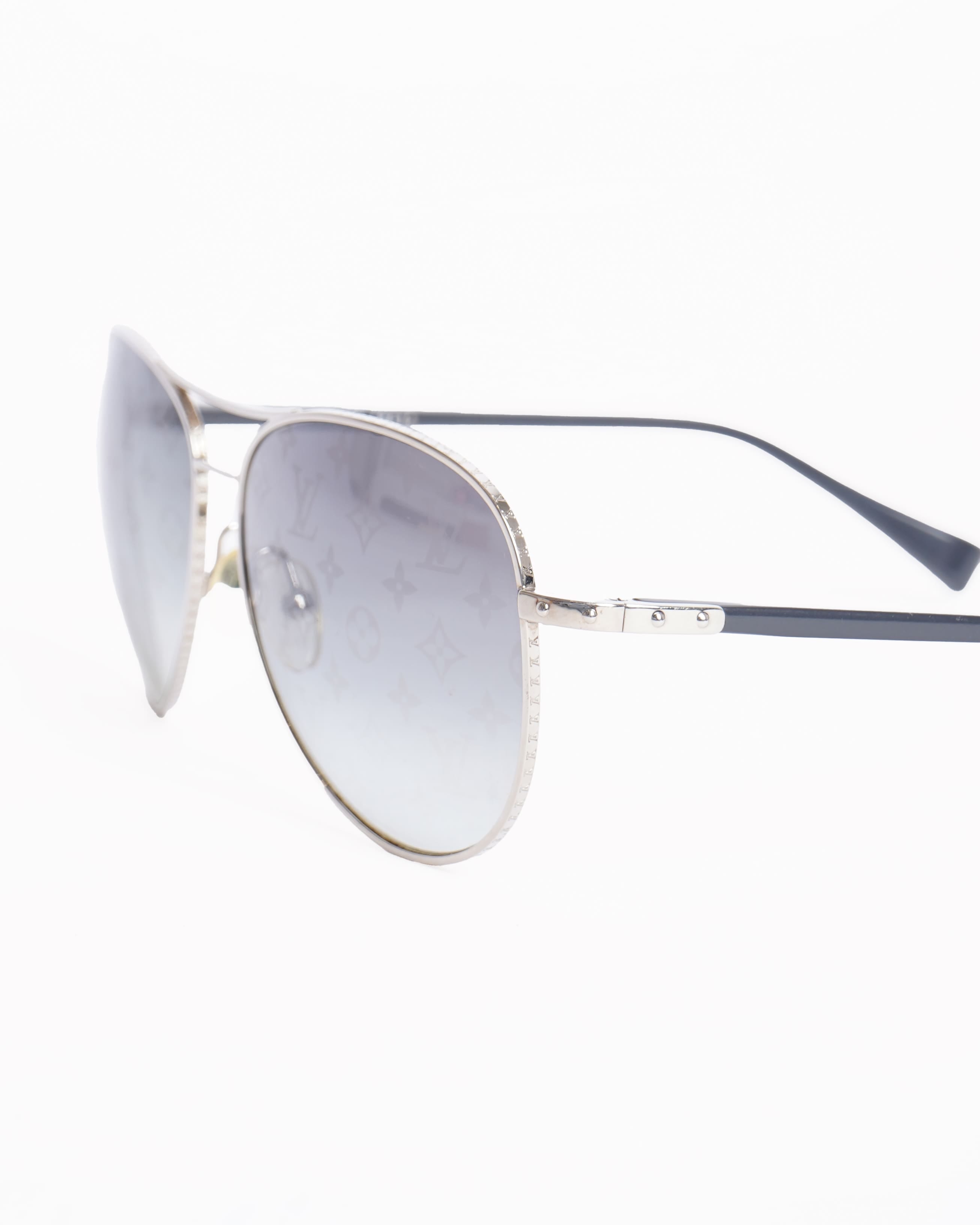 Louis Vuitton New Louis Vuitton Unisex Aviator Monogram Sunglasses