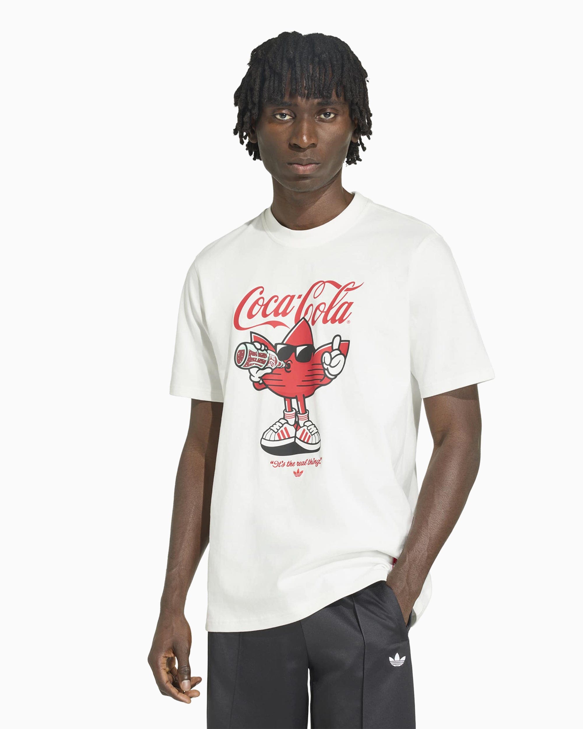 adidas Camiseta con gráfico adidas Originals x Coca - Cola Classic Sport Treffie para hombre