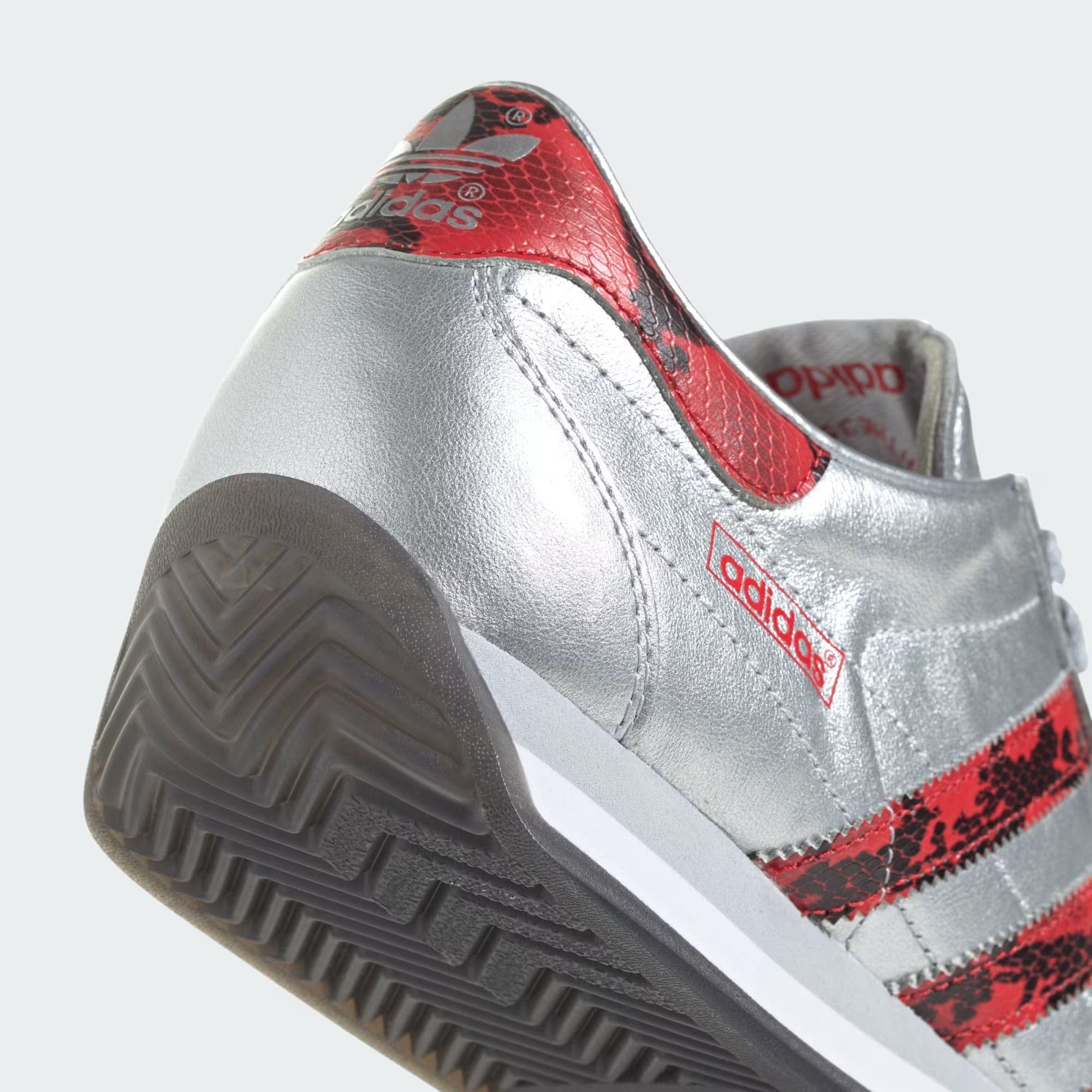 adidas COUNTRY JAPAN - SILVER METALLIC / CORE BLACK