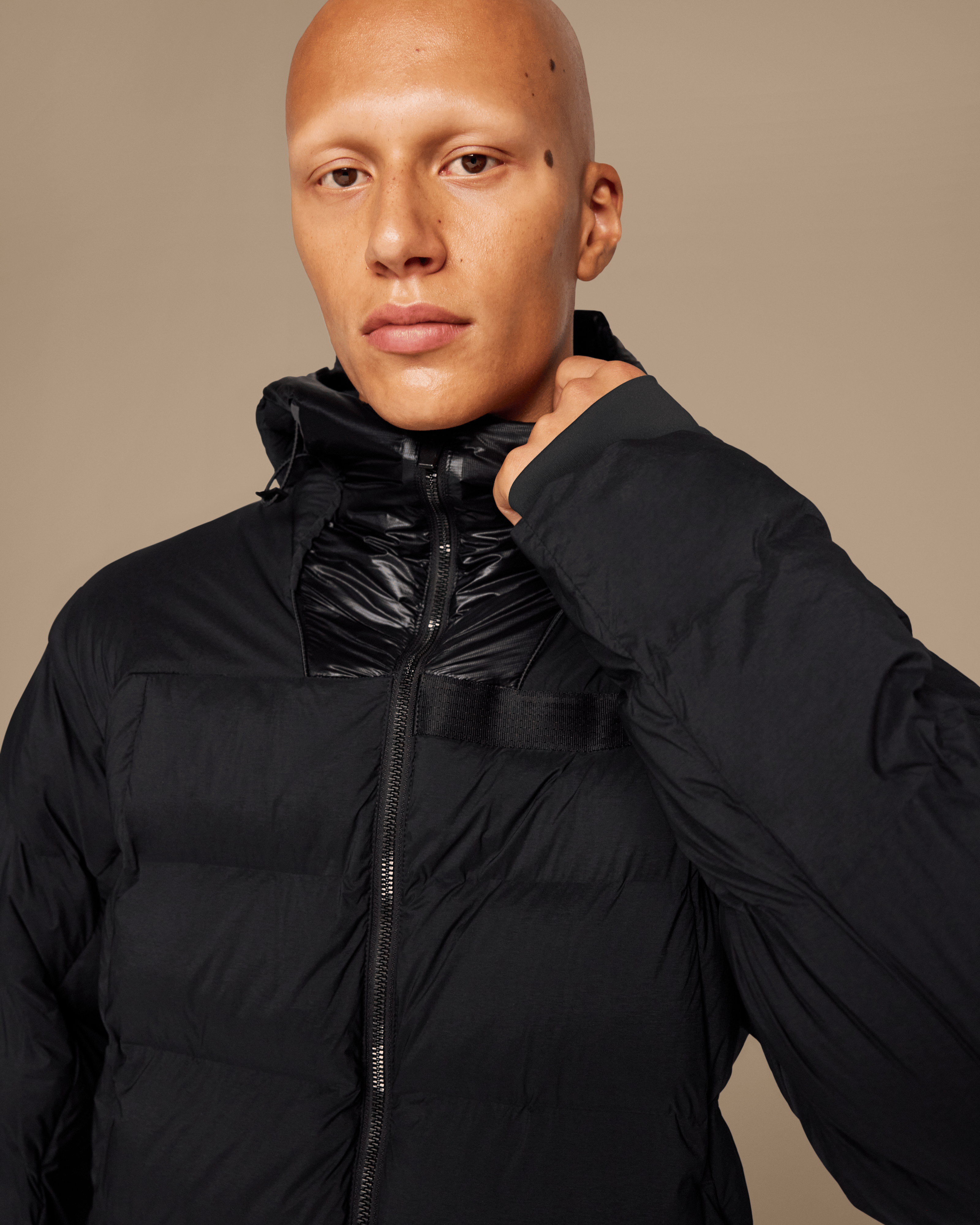 On Running On Challenger Jacket Black