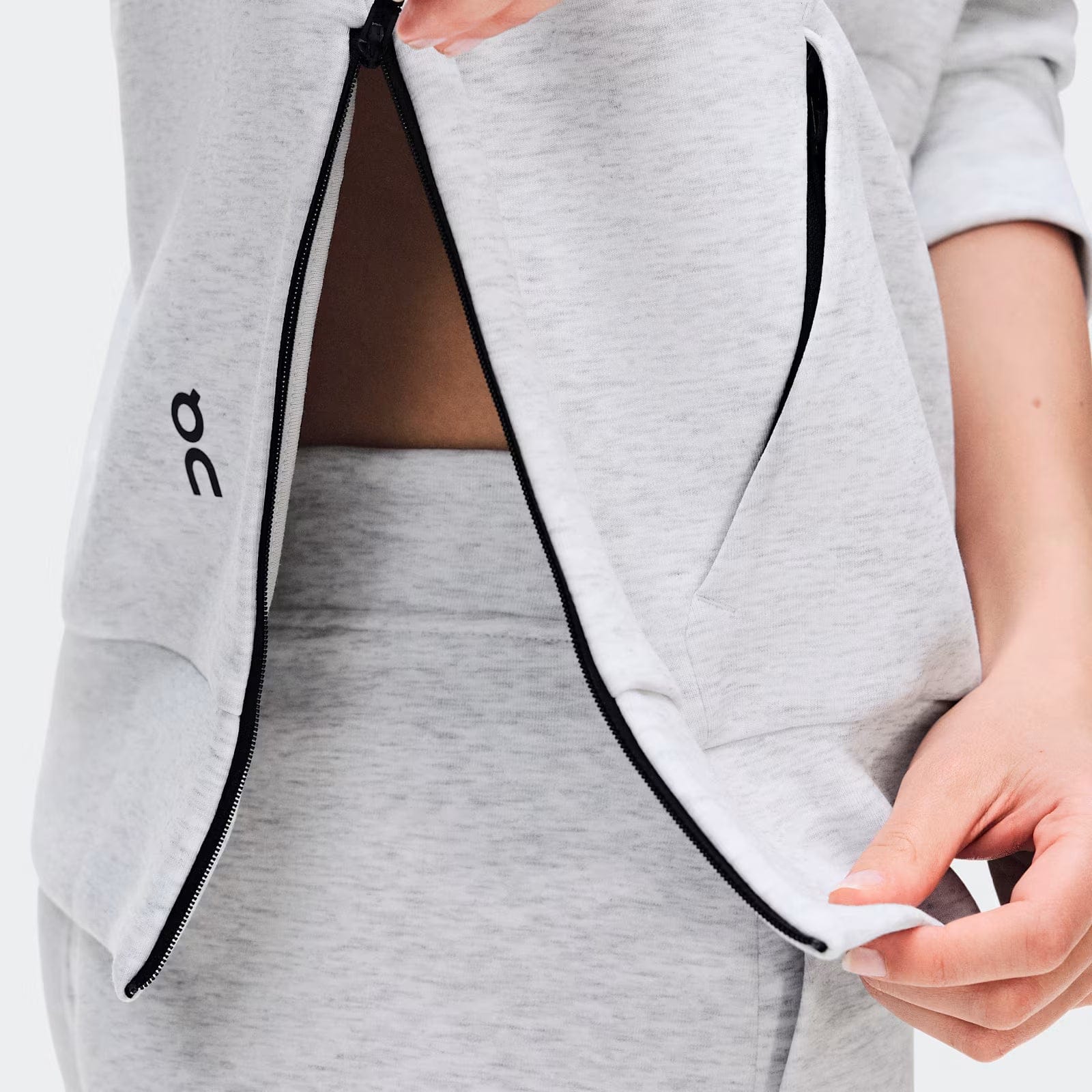 On Running On Focus Tech Hoodie Crater (Women'S)