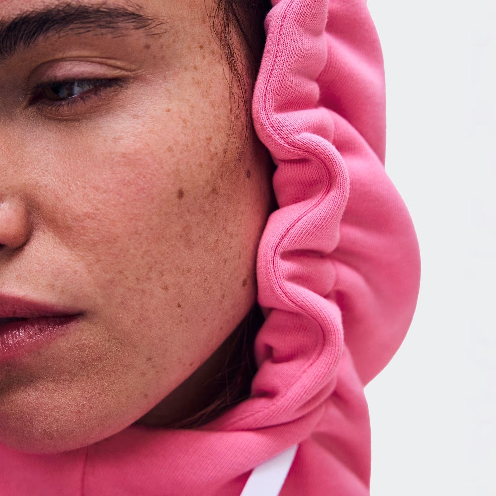 On Running On Club Hoodie Bubblegum (Women'S)