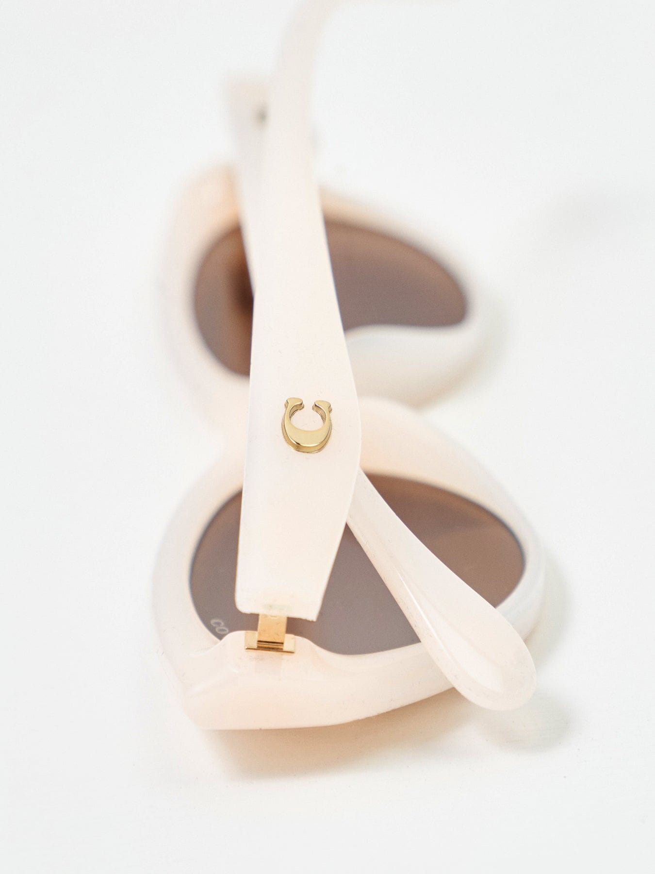 Coach 0HC8456D Round Sunglasses Cream