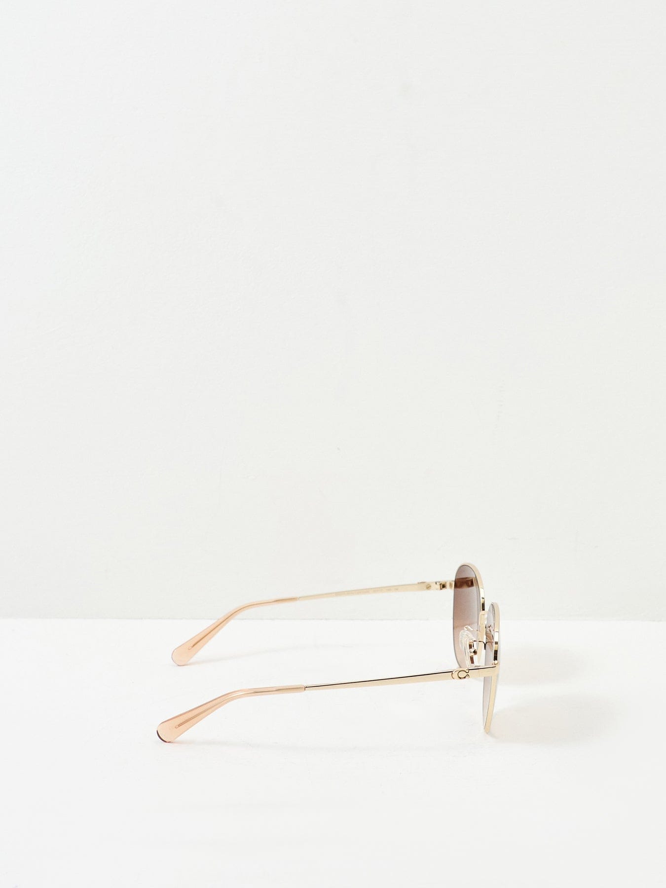 Coach 0HC7189 Round Sunglasses Gold