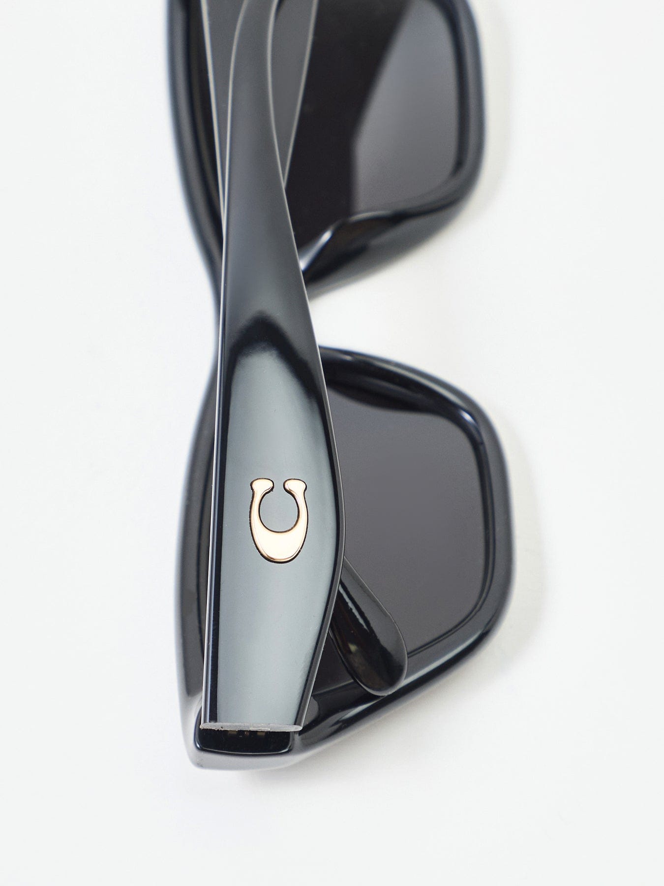 Coach 0HC8434U Cat Eye Sunglasses Black
