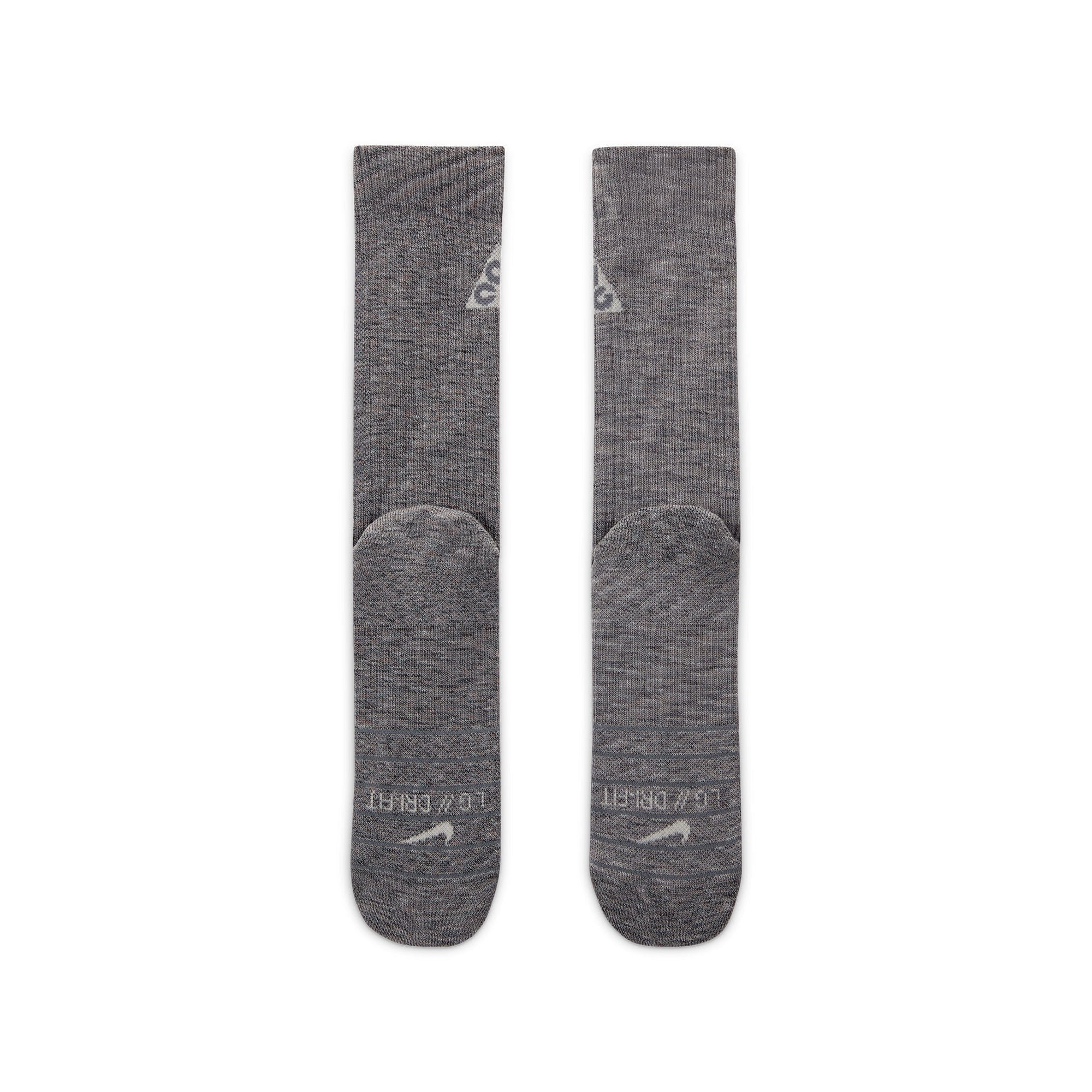 Nike ACG Mens Kelly Ridge 2.0 Crew Socks Cool Grey