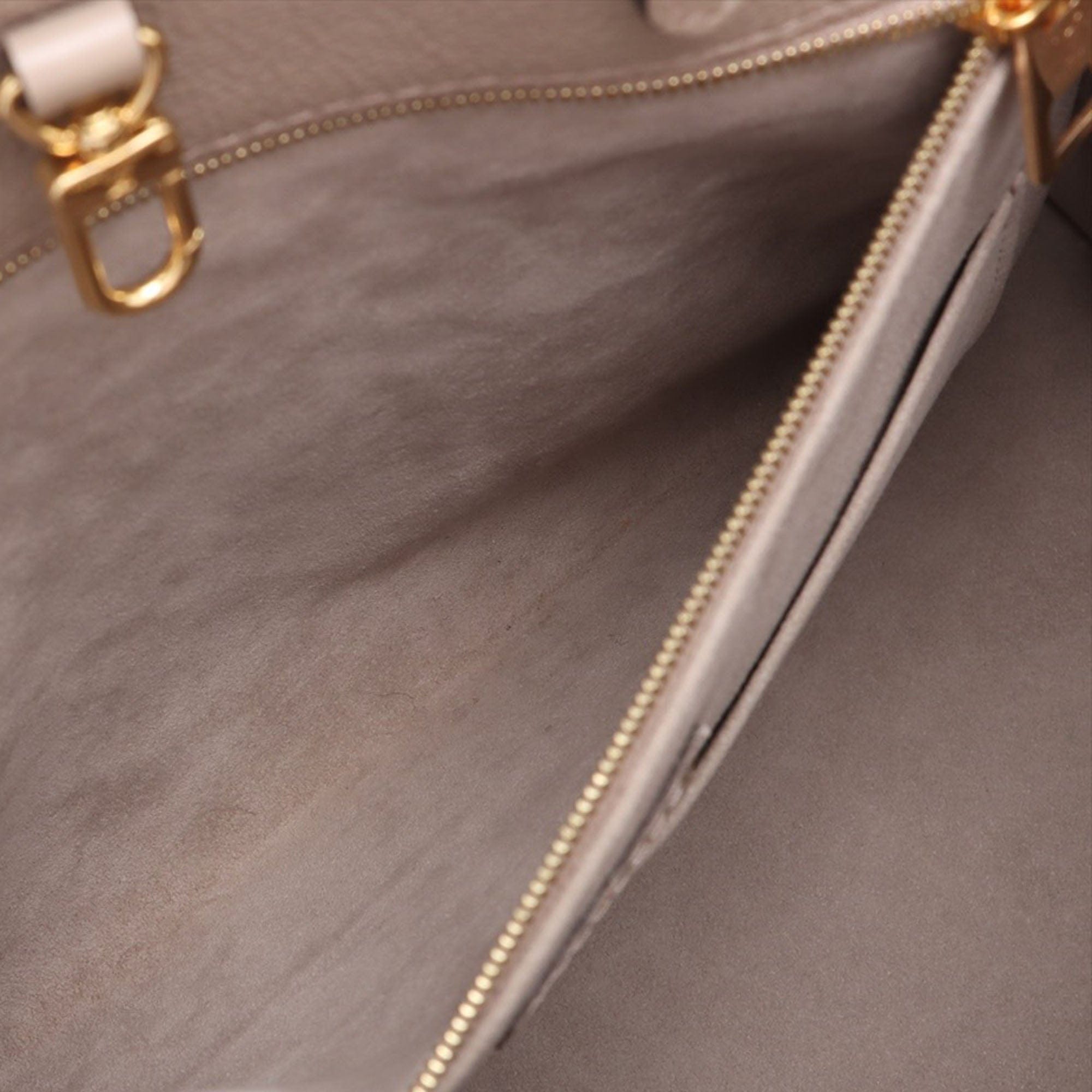 Louis Vuitton Monogram Empreinte OnTheGo MM