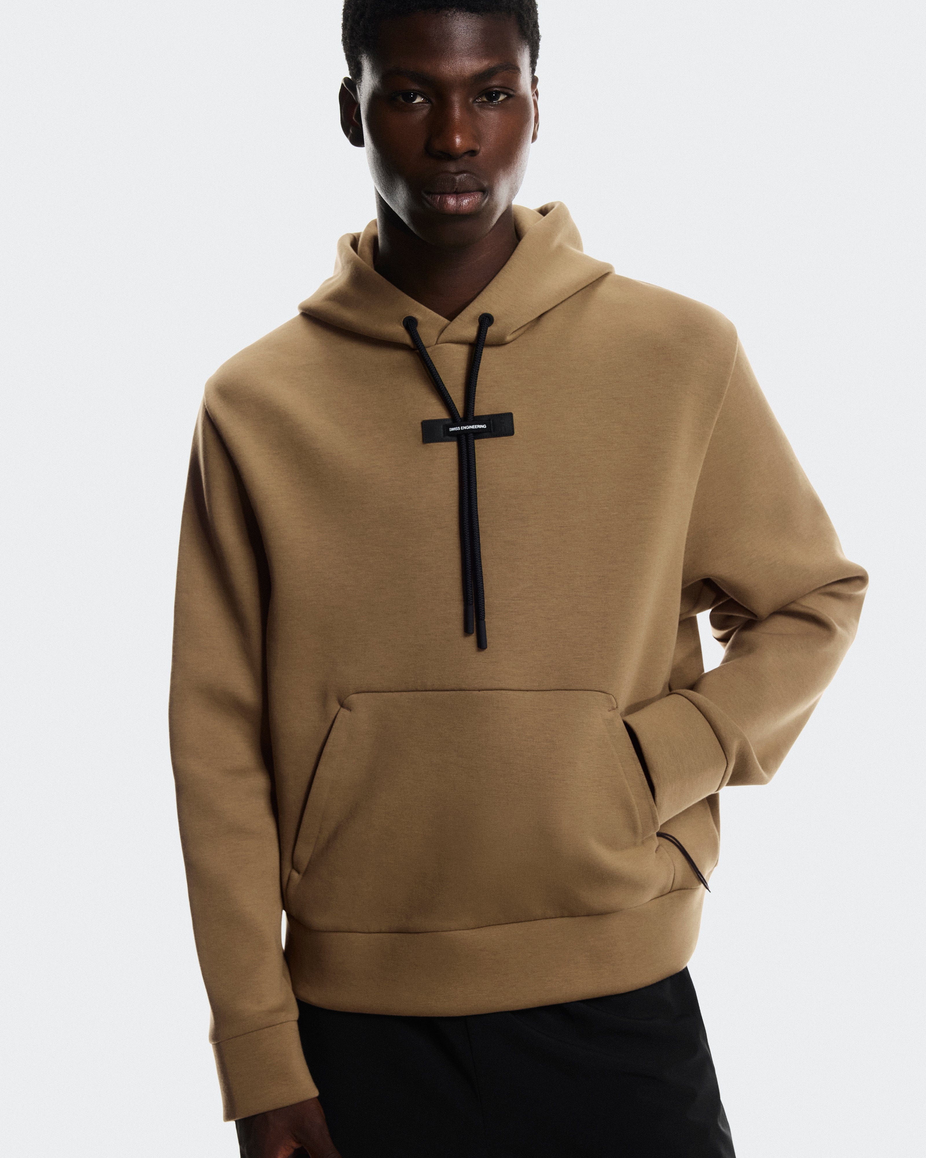 On Running On Focus Tech Hoodie Nutmeg
