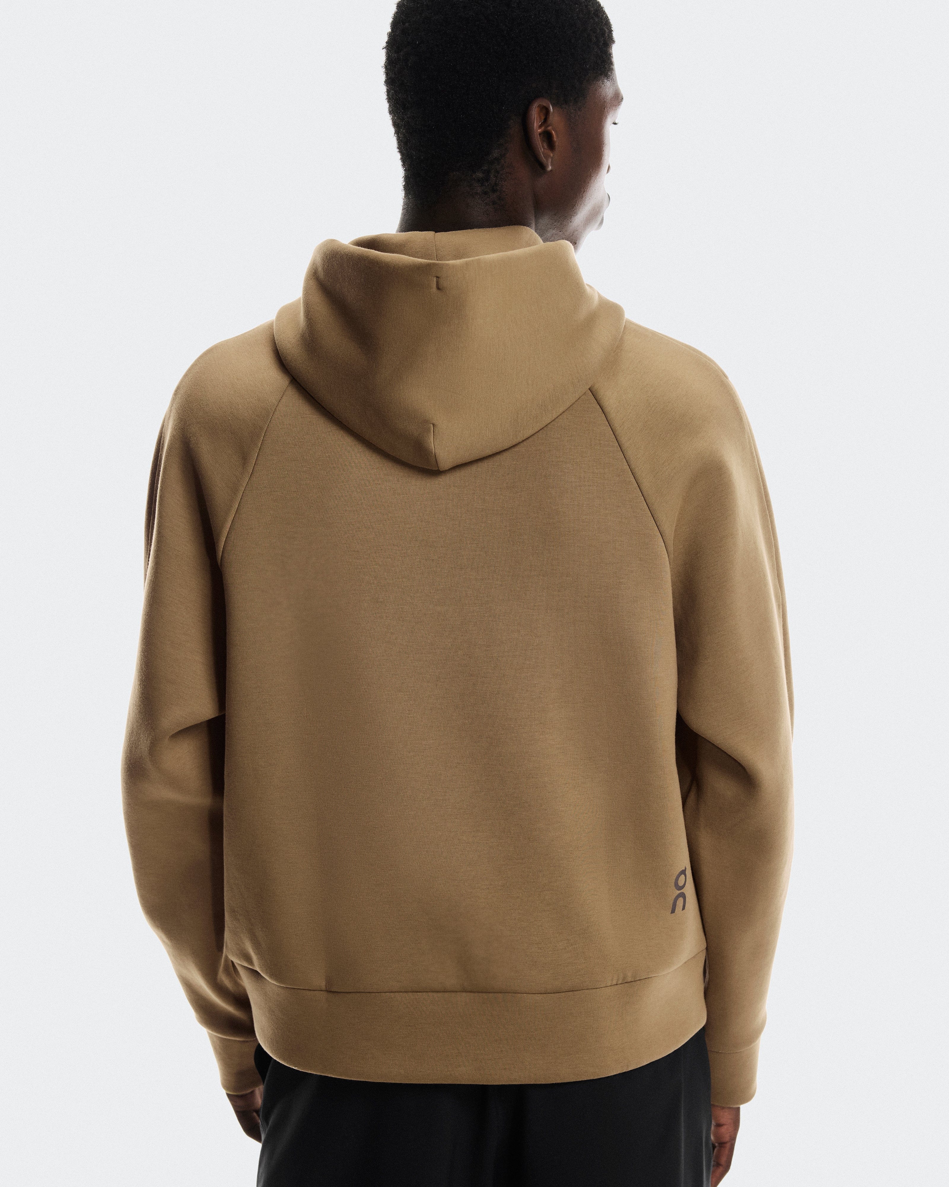 On Running On Focus Tech Hoodie Nutmeg