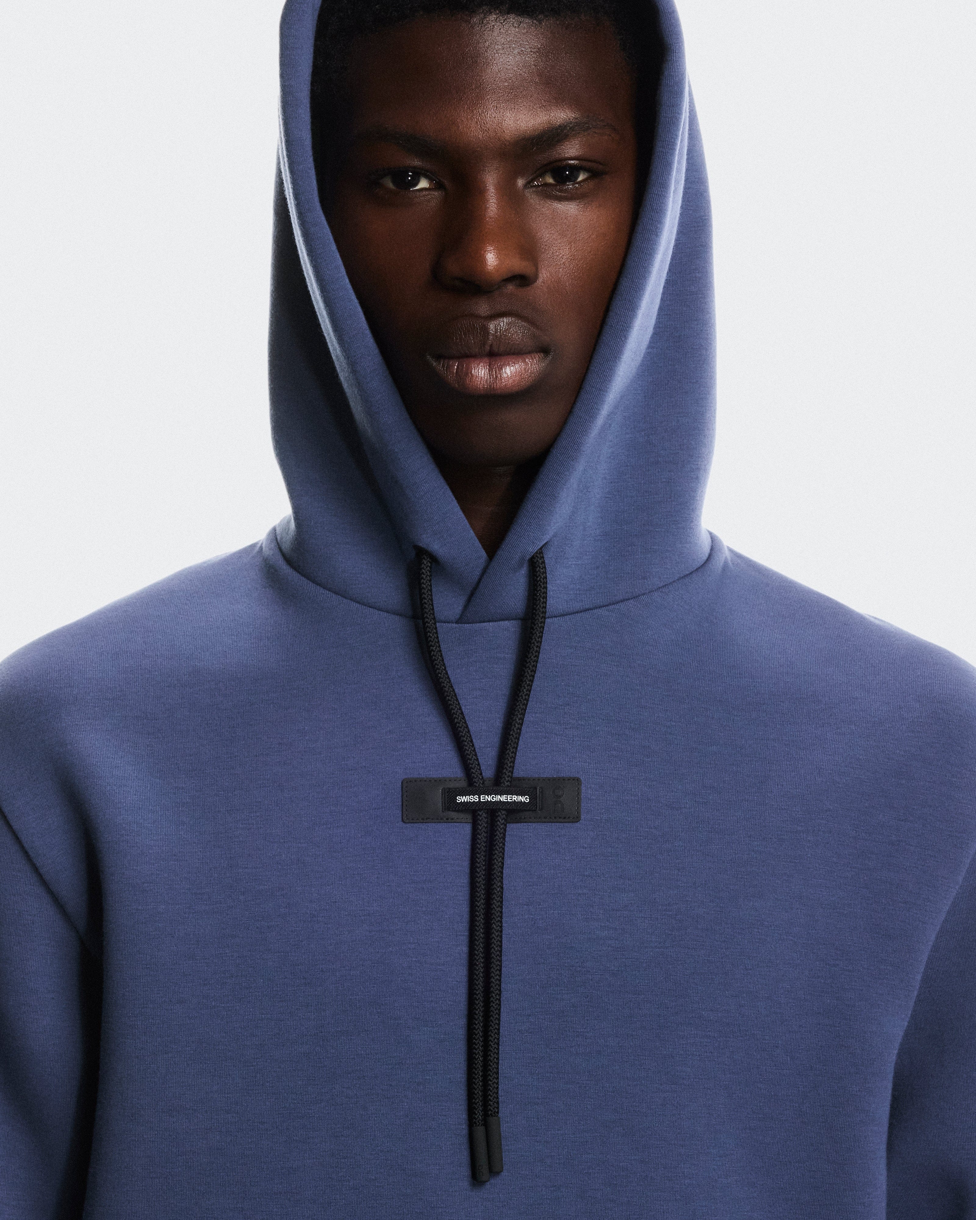 On Running On Focus Tech Hoodie Acai