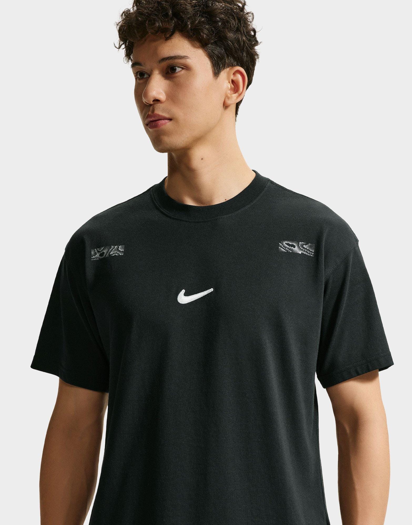 Nike Sportswear T - Shirt