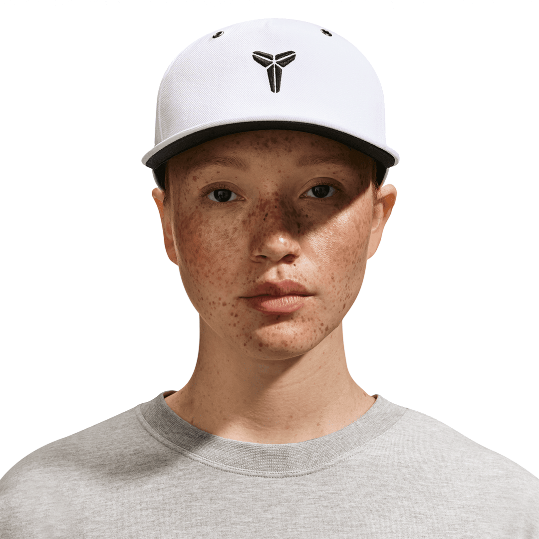 Nike KOBE PRO UNSTRUCTURED BASKETBALL CAP WHITE / BLACK