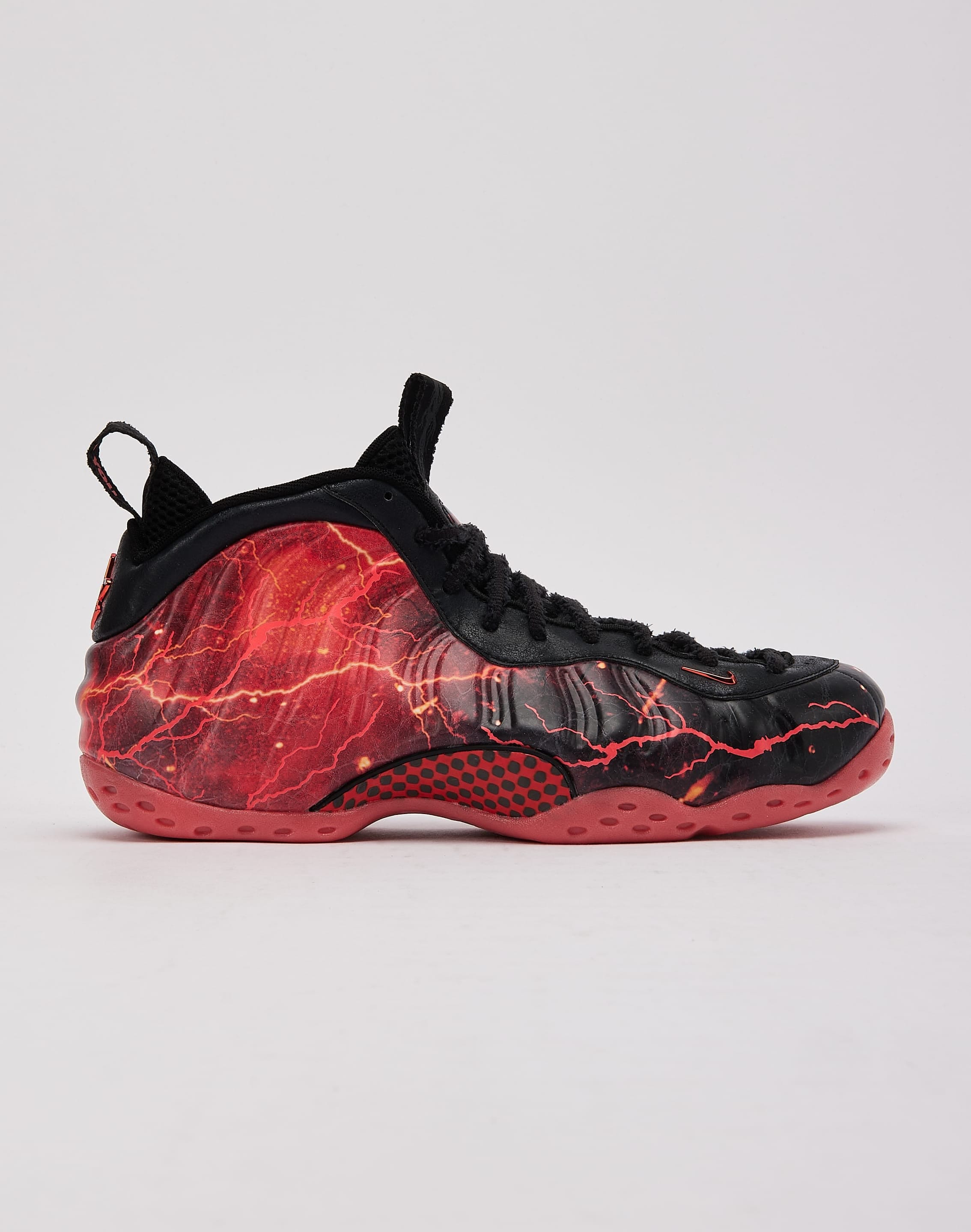 Nike Air Foamposite One PRM x Stranger Things Vecna