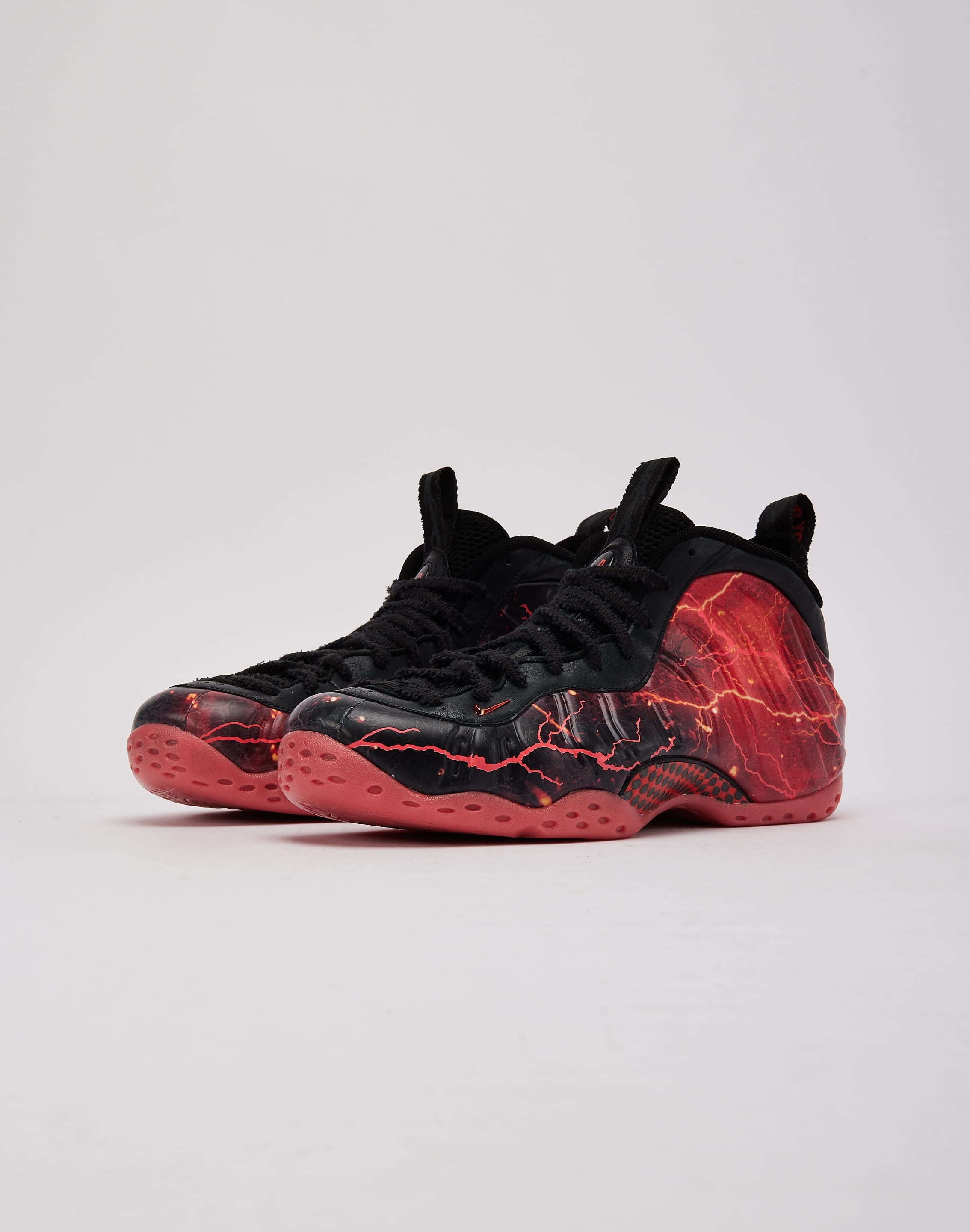 Nike Air Foamposite One PRM x Stranger Things Vecna