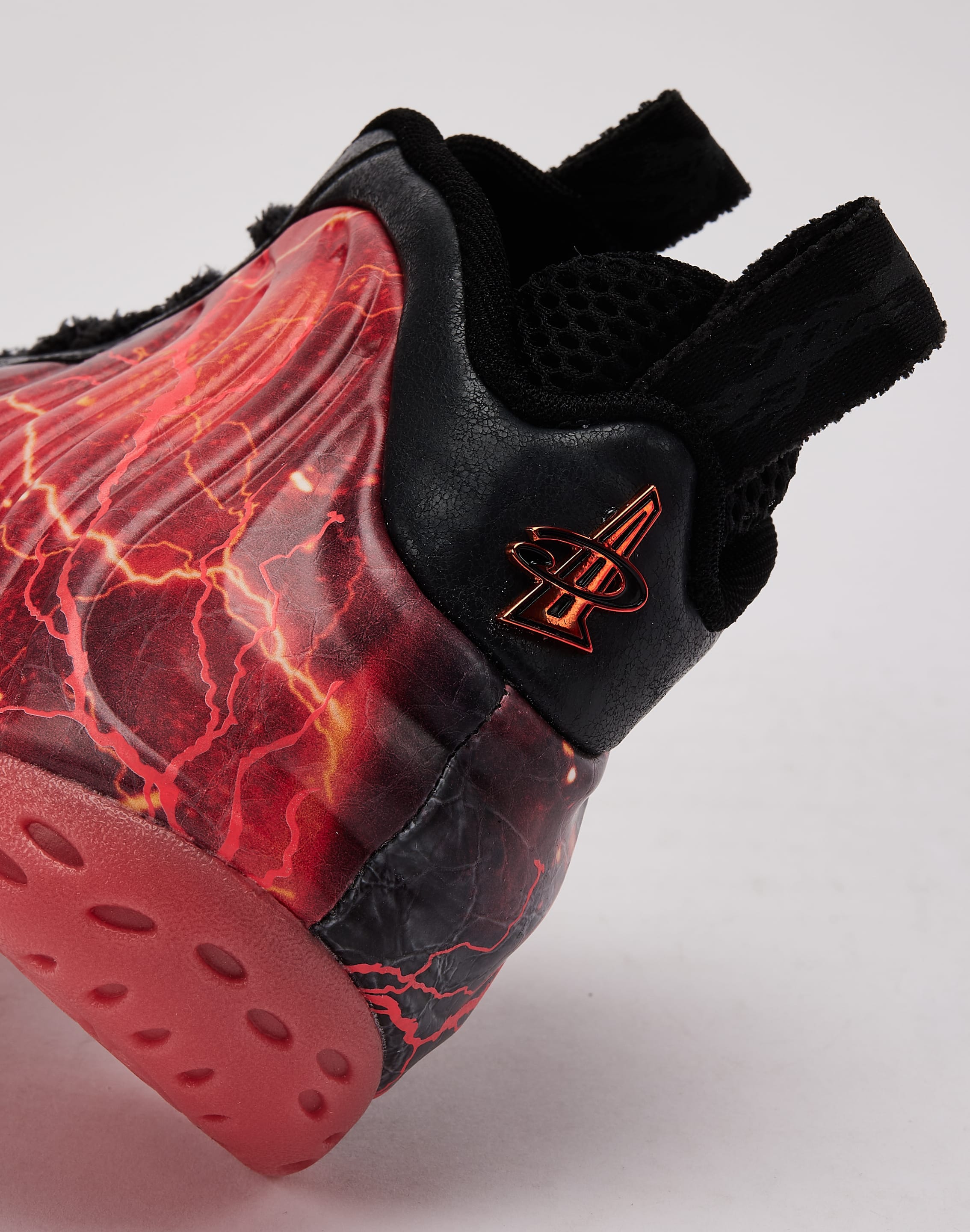 Nike Air Foamposite One PRM x Stranger Things Vecna