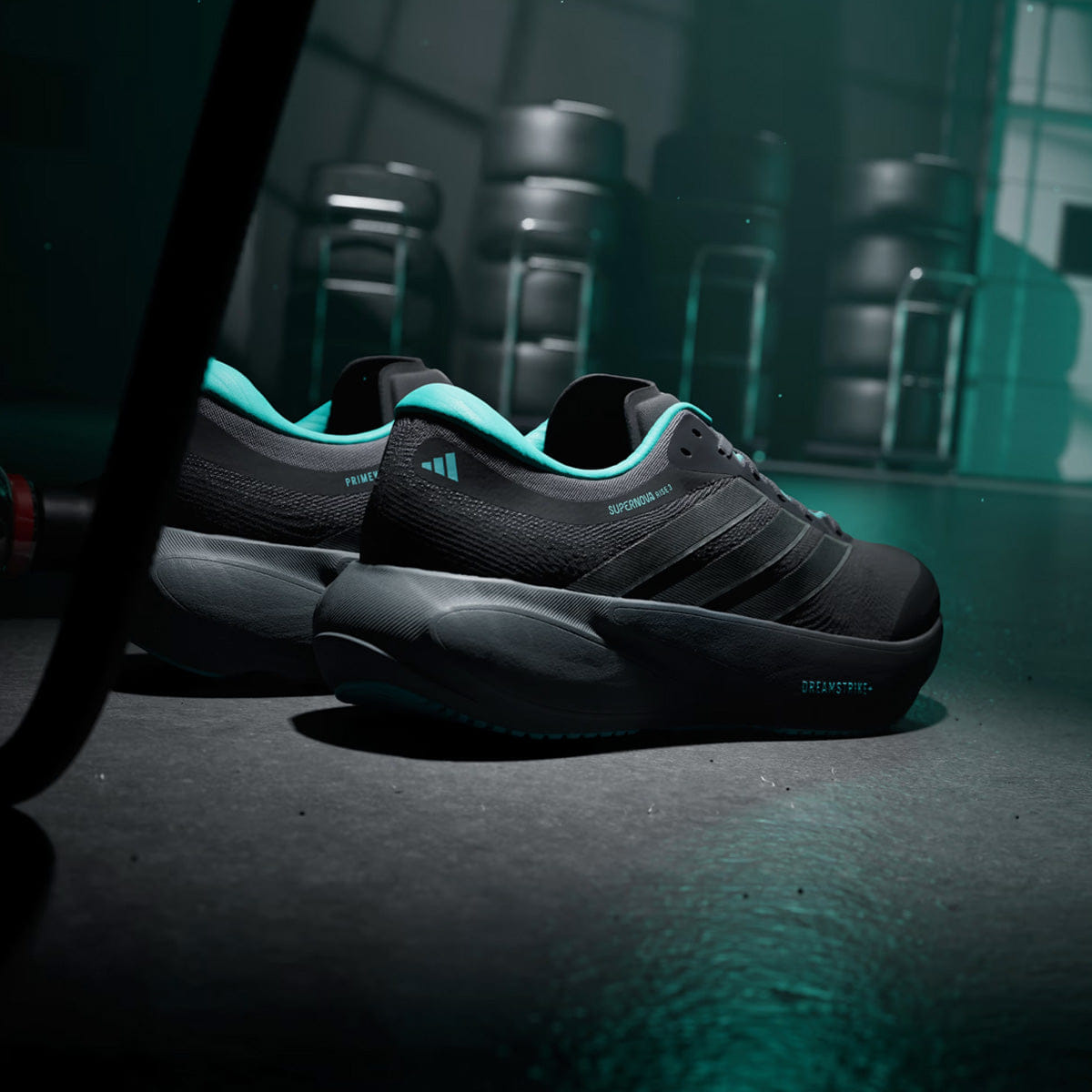 adidas SUPERNOVA RISE 3 + MERCEDES AMG PETRONAS F1 TEAM Core Black / Silver Metallic / Semi Mint Rush