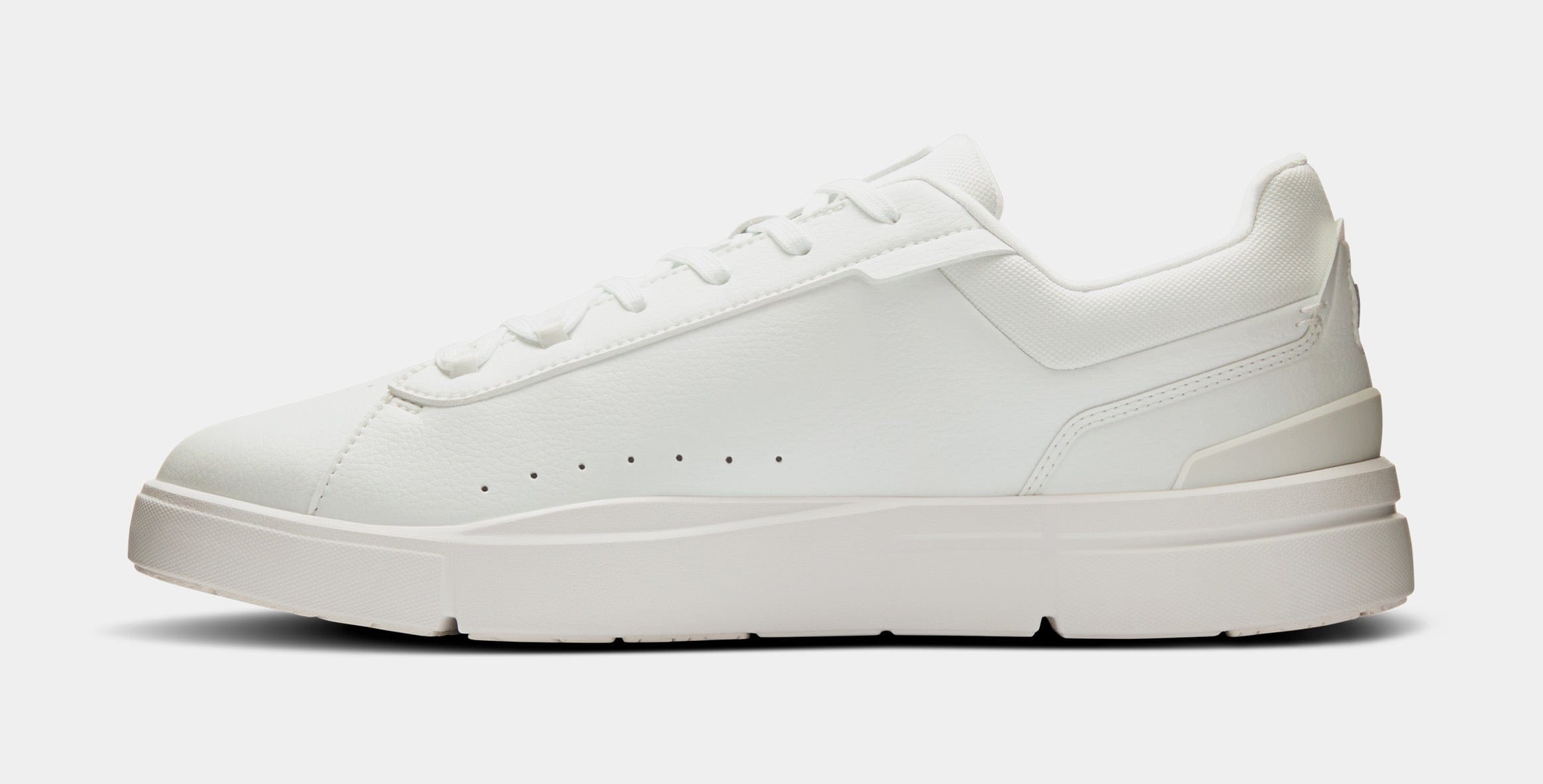 On Running The Roger Mens Lifestyle Shoes (White)