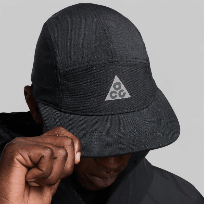 Nike ACG Fly Cap with detachable cape - Black/Reflective Silver