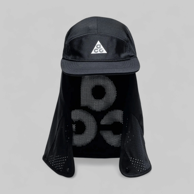 Nike ACG Fly Cap with detachable cape - Black/Reflective Silver