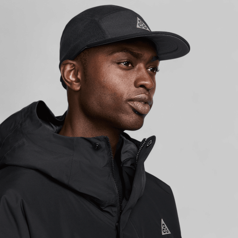 Nike ACG Fly Cap with detachable cape - Black/Reflective Silver