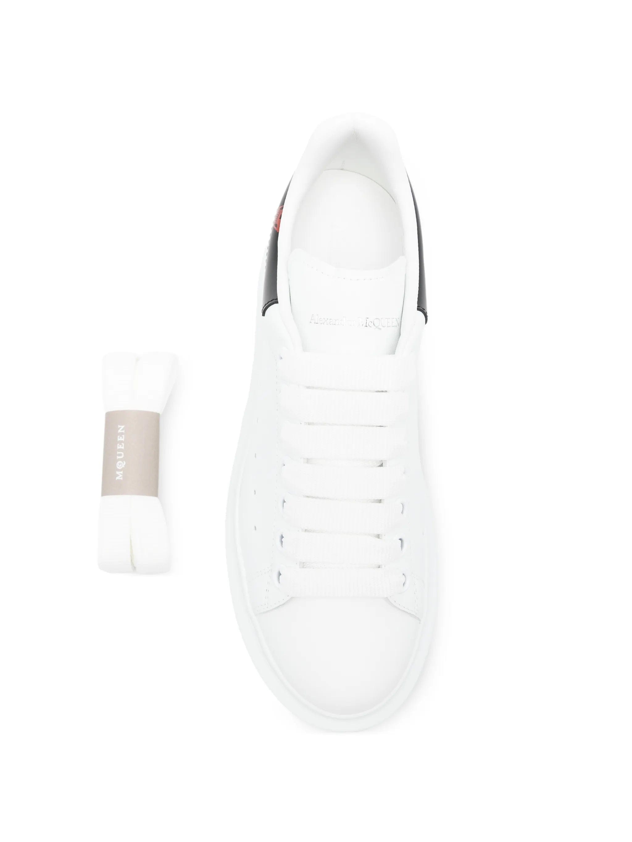 Alexander McQueen Oversized low - top skull - details sneakers