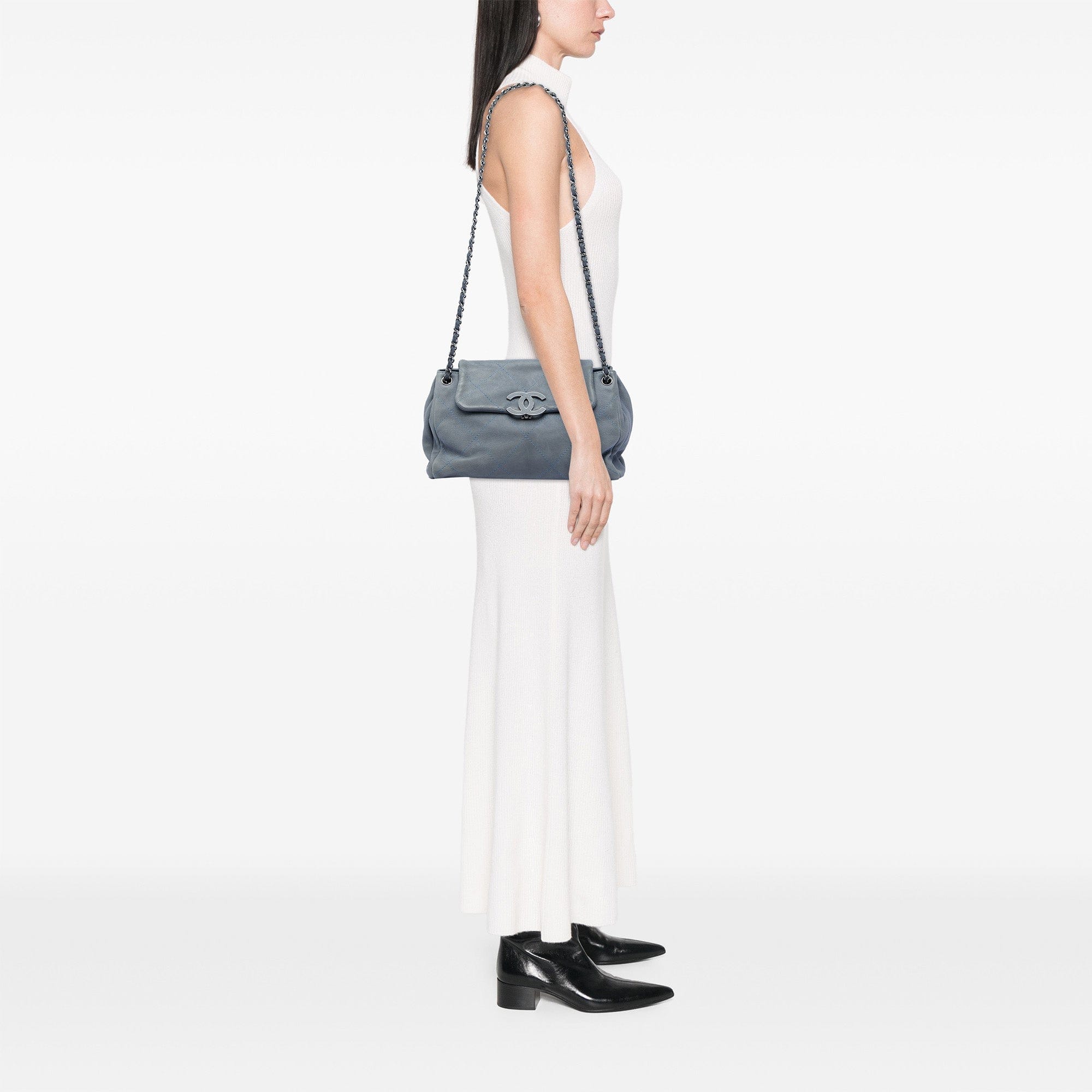 Chanel Quilted Calfskin Hamptons Accordion Flap