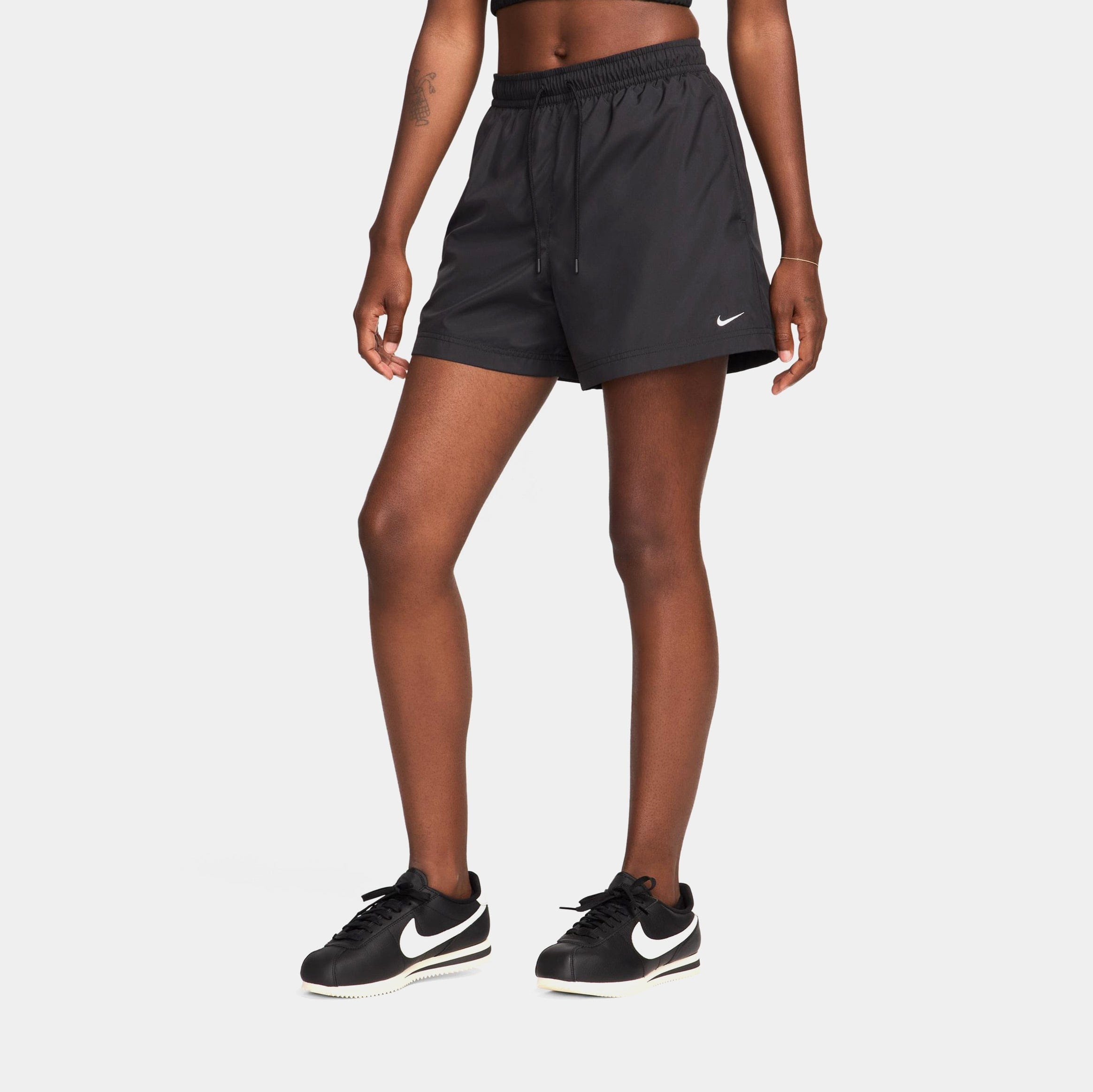 Nike Classic Woven Mid Rise Woven Womens Shorts (Black/White)