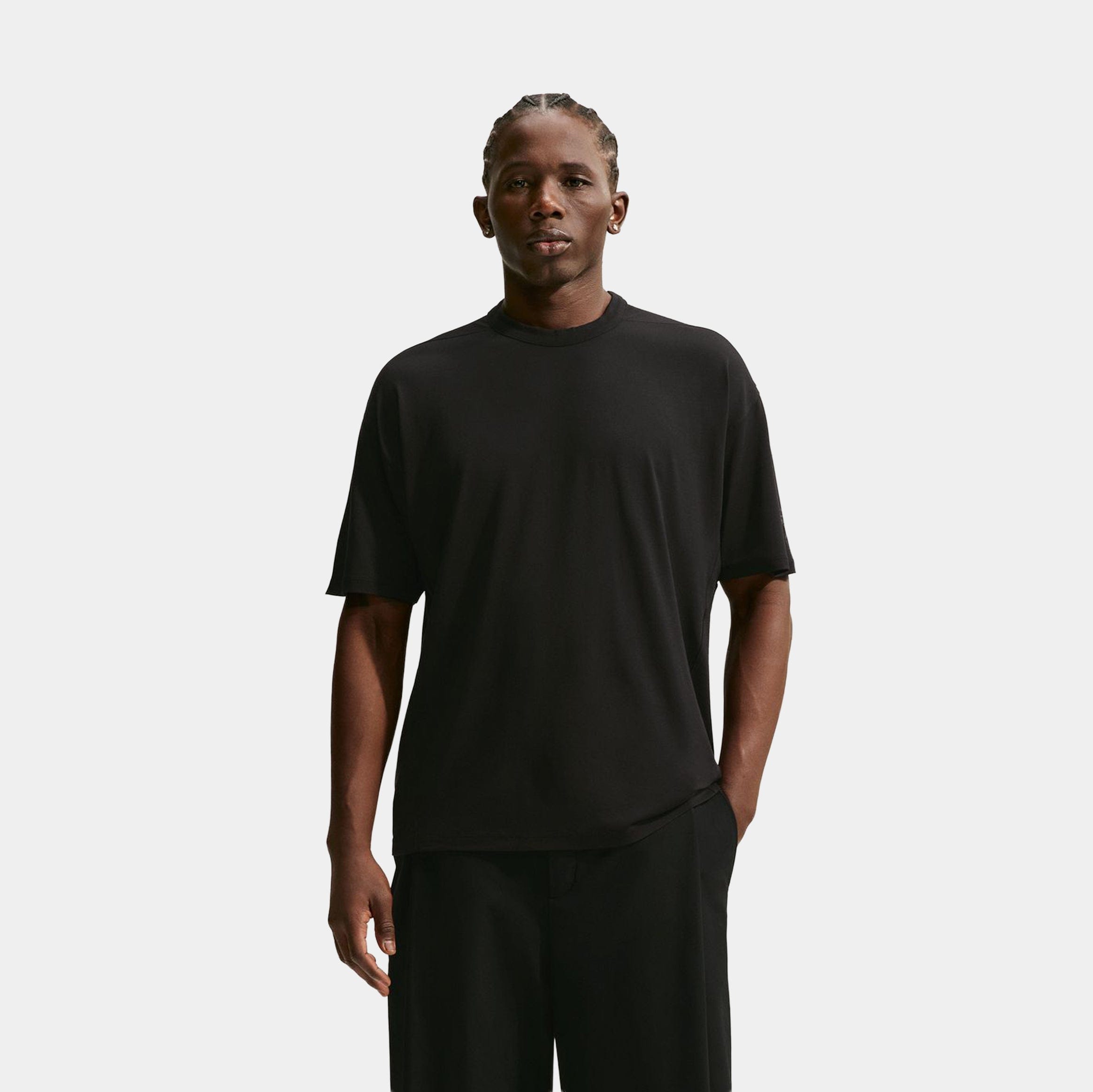 Nike 24.7 ImpossiblySoft Light Dri Fit Mens Short Sleeve Shirt (Black/Dark Smoke Grey)