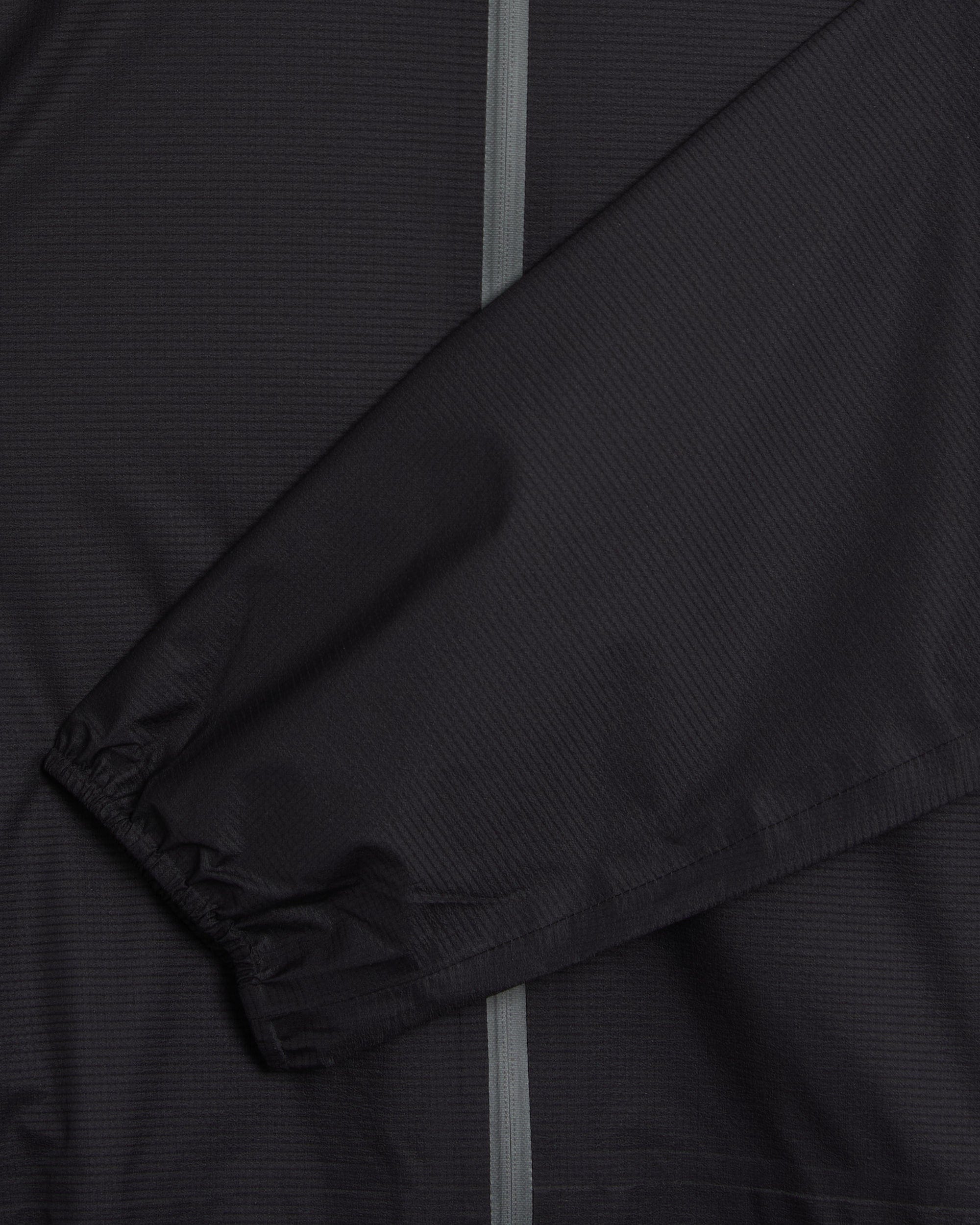 On Running Chaqueta ligera Repelente al agua On Explore para hombre