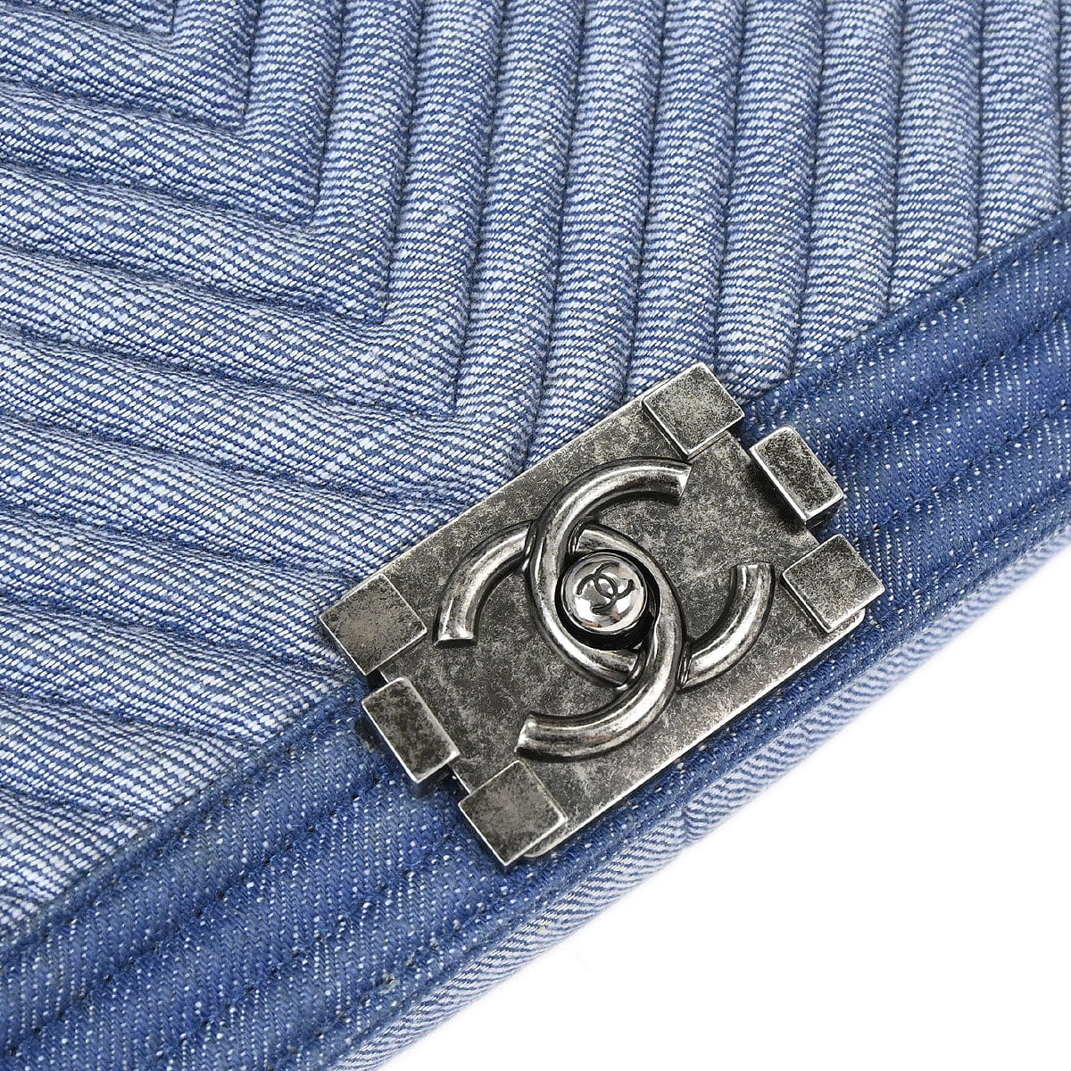 Chanel Boy Chanel 2014 - 2015 Blue Denim Chevron Medium Shoulder Bag