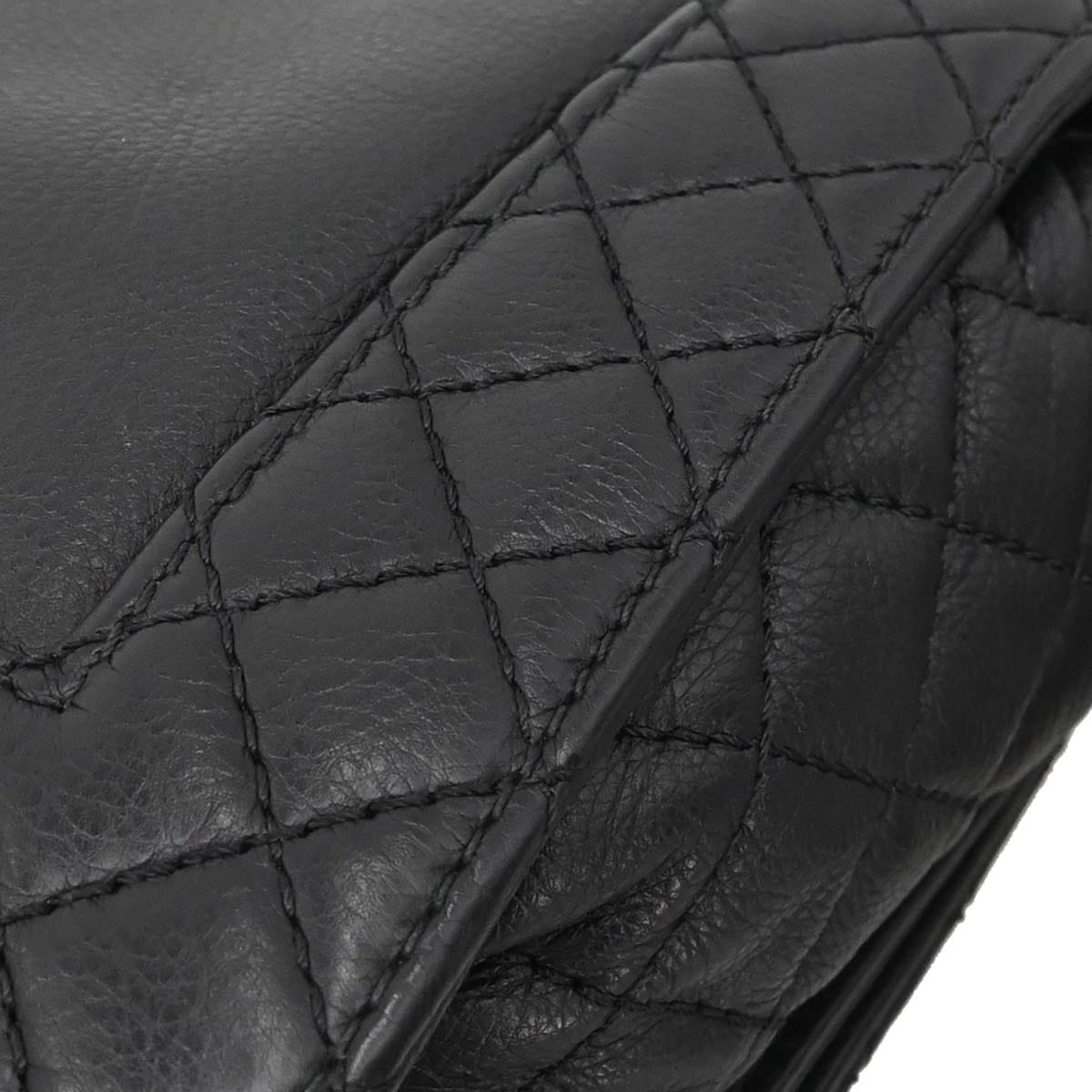 Chanel Boy Chanel 2013 - 2014 Black Lambskin Medium Shoulder Bag