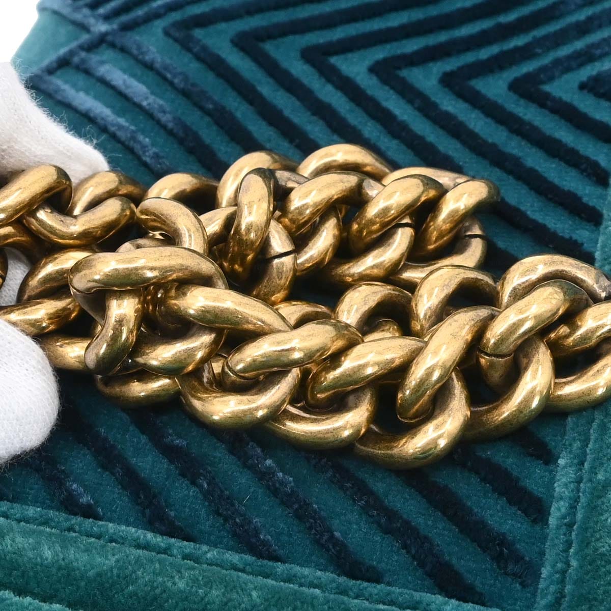 Chanel Boy Chanel 2017 - 2018 Green Velvet Chevron Medium Shoulder Bag