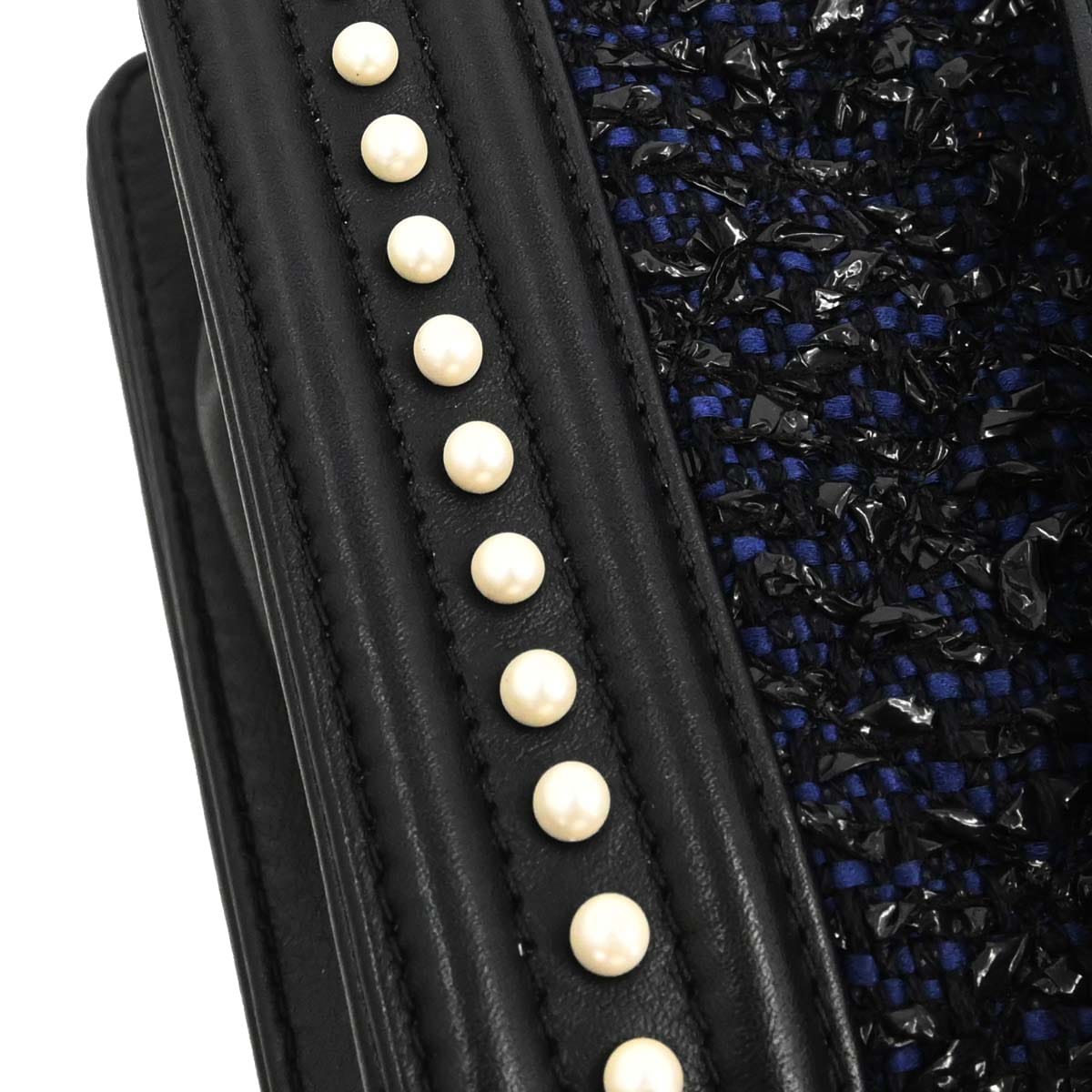Chanel Boy Chanel 2018 - 2019 Black Lambskin Tweed Medium Shoulder Bag