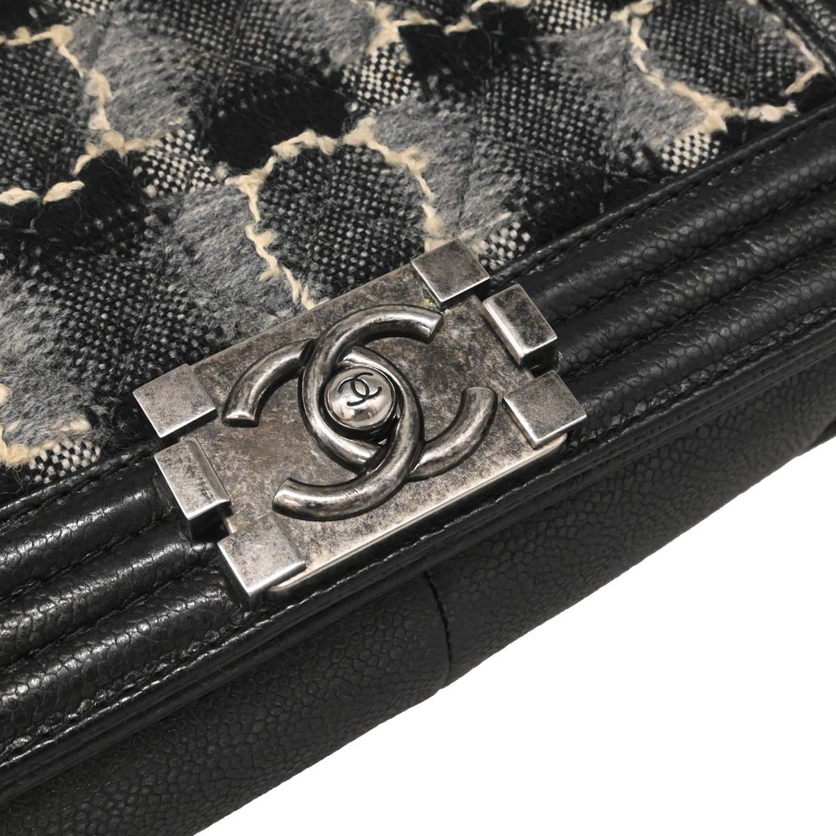 Chanel Boy Chanel 2013 - 2014 Black Caviar Tweed Medium Shoulder Bag