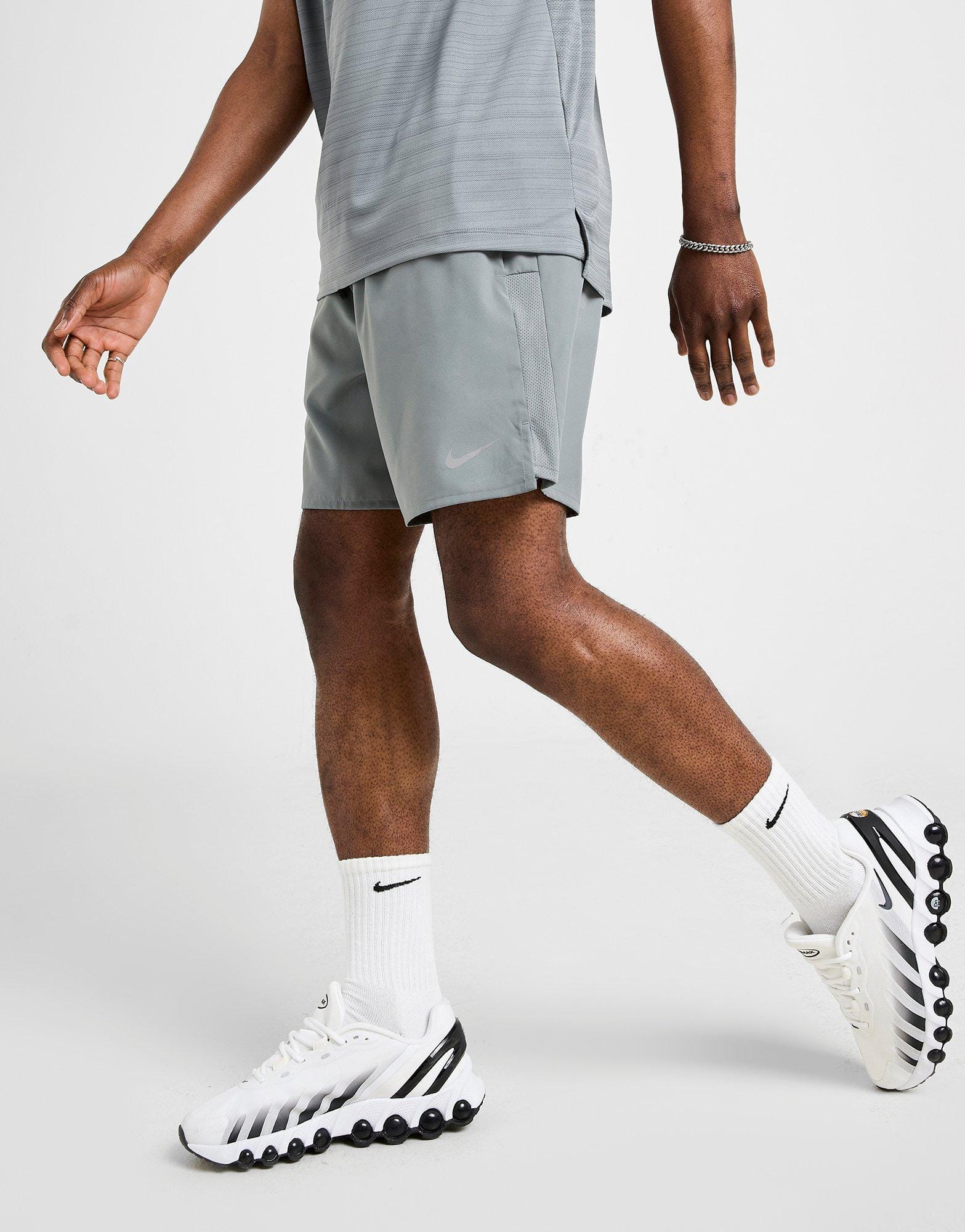 Nike Challenger 7" Shorts
