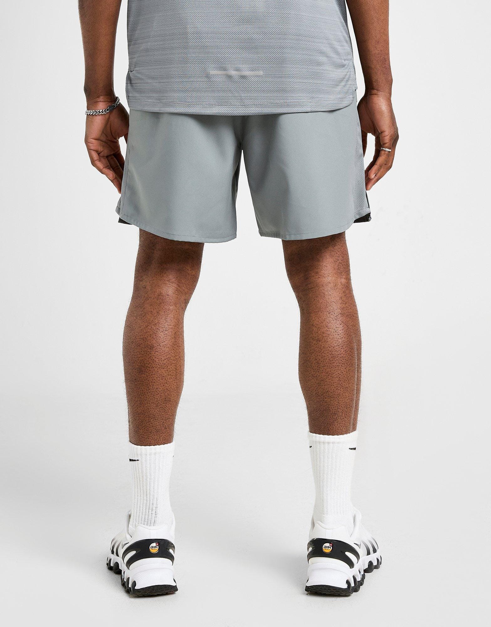 Nike Challenger 7" Shorts
