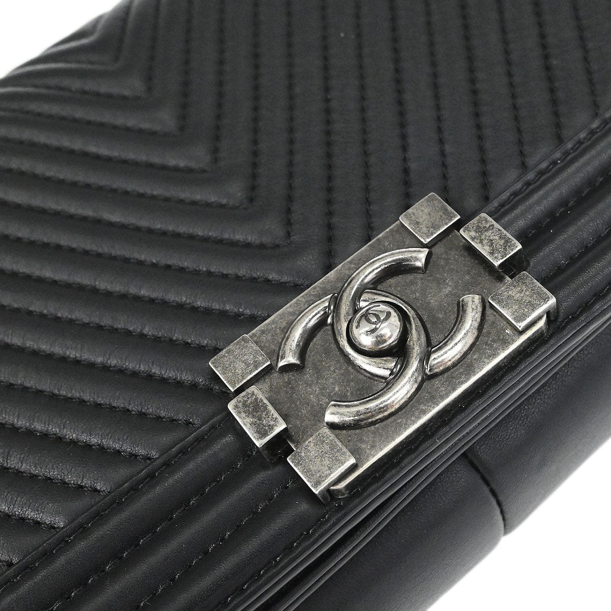 Chanel Boy Chanel 2014 Black Lambskin Chevron Medium Shoulder Bag