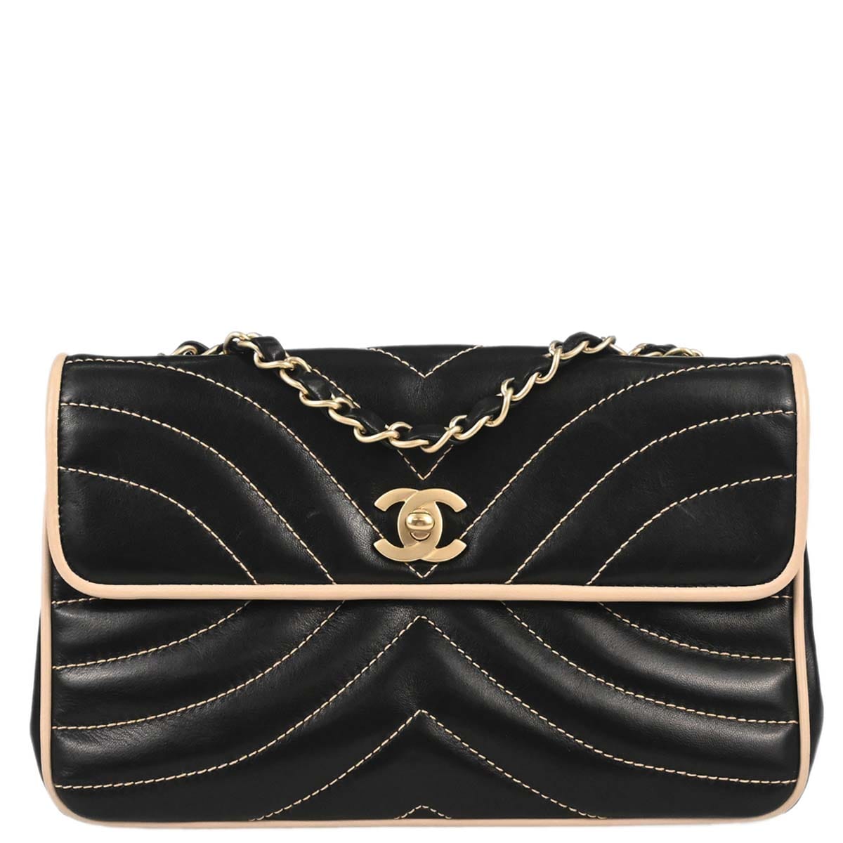 Chanel 2003 - 2004 Black Lambskin Chevron Single Flap Shoulder Bag