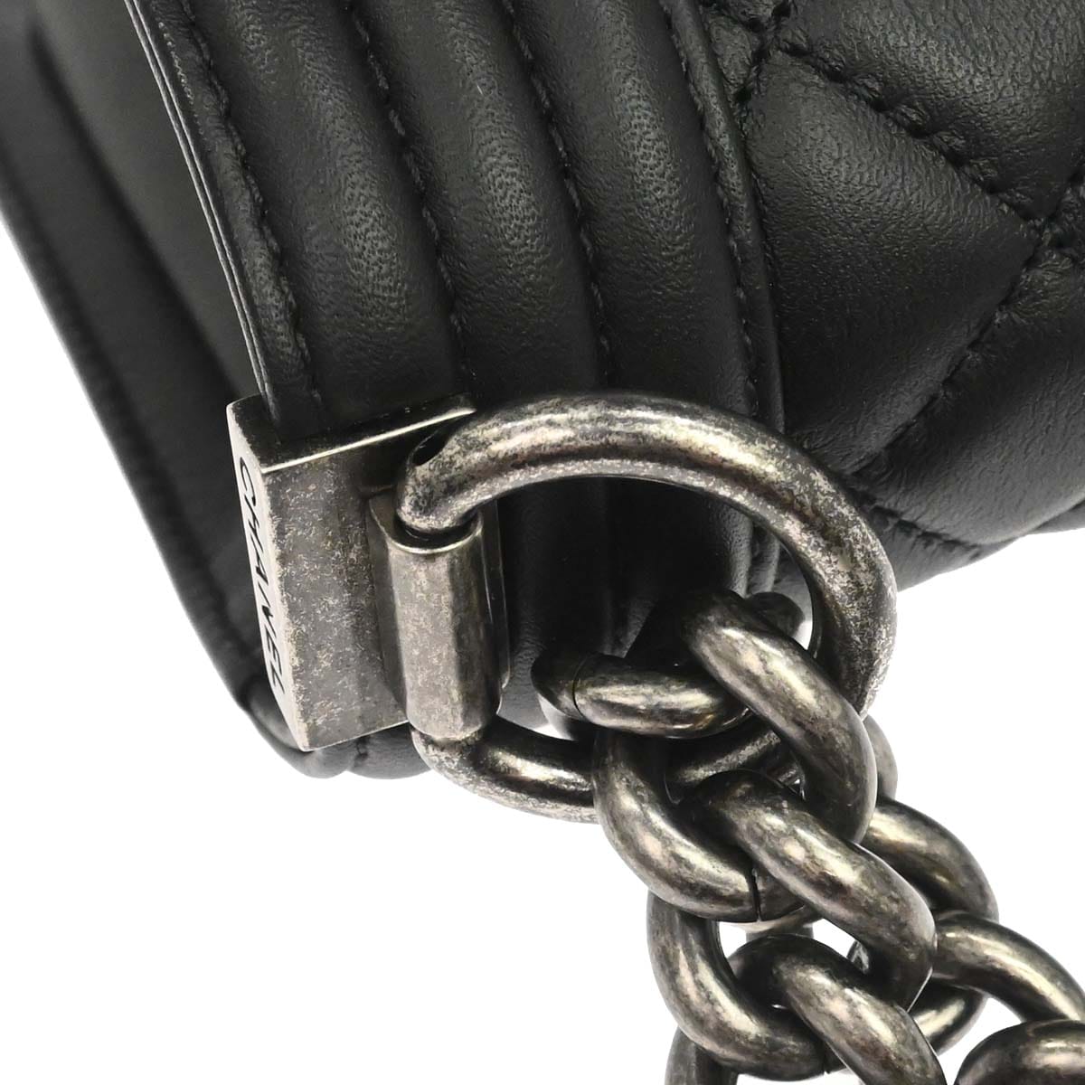 Chanel Boy Chanel 2018 - 2019 Black Lambskin Medium Shoulder Bag
