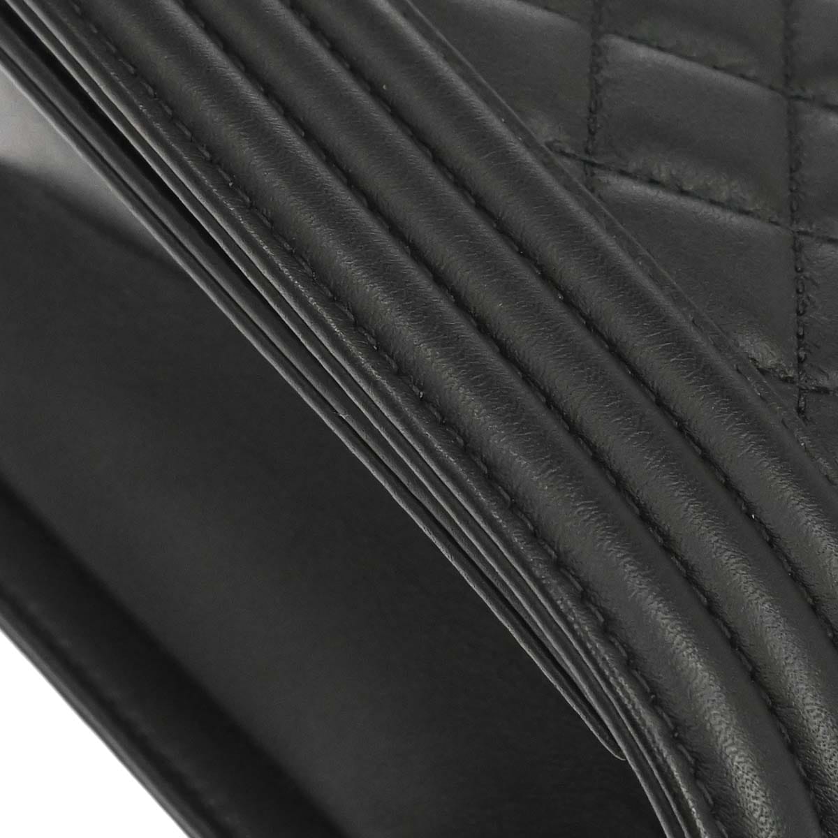 Chanel Boy Chanel 2018 - 2019 Black Lambskin Medium Shoulder Bag