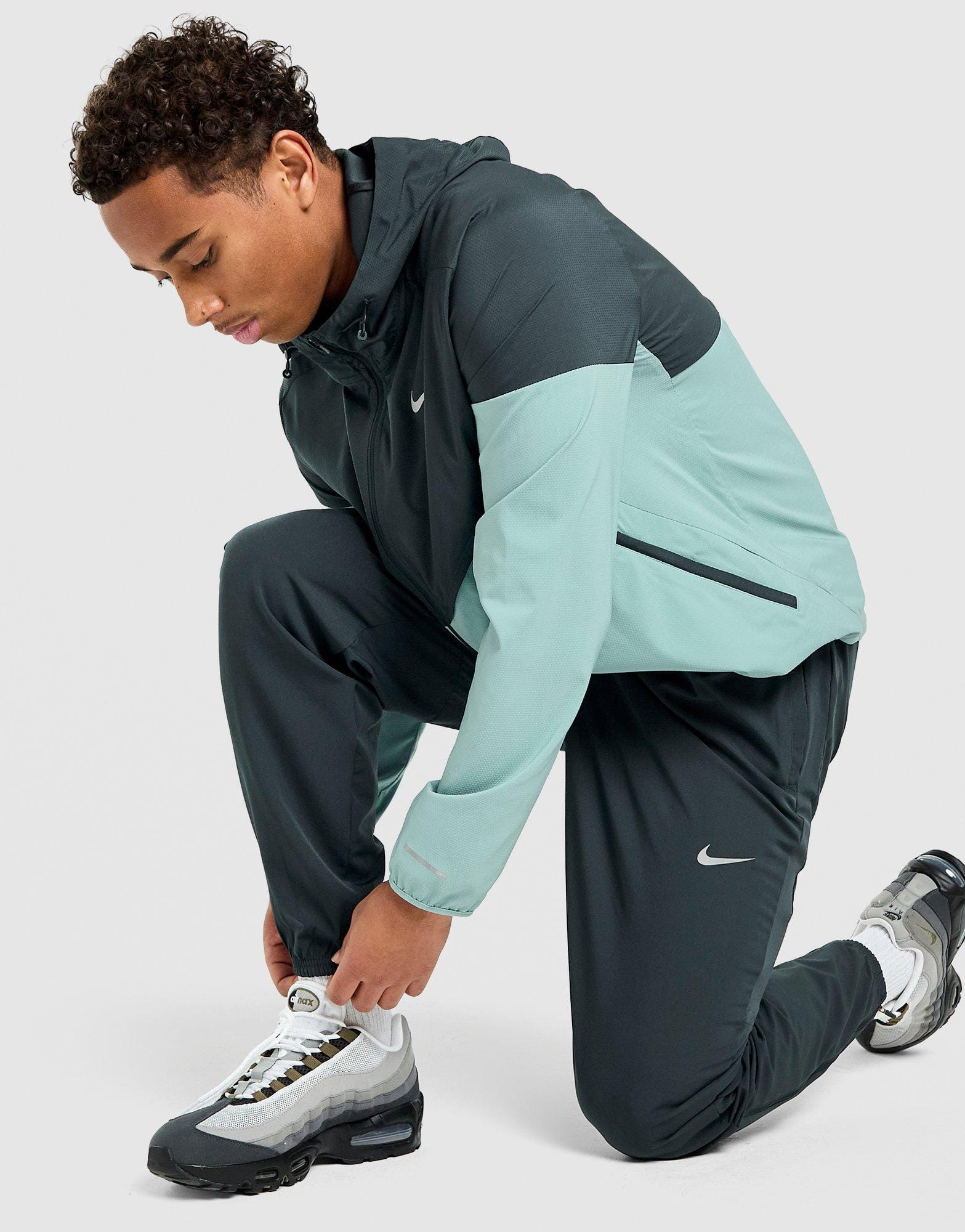 Nike Challenger Woven Track Pants
