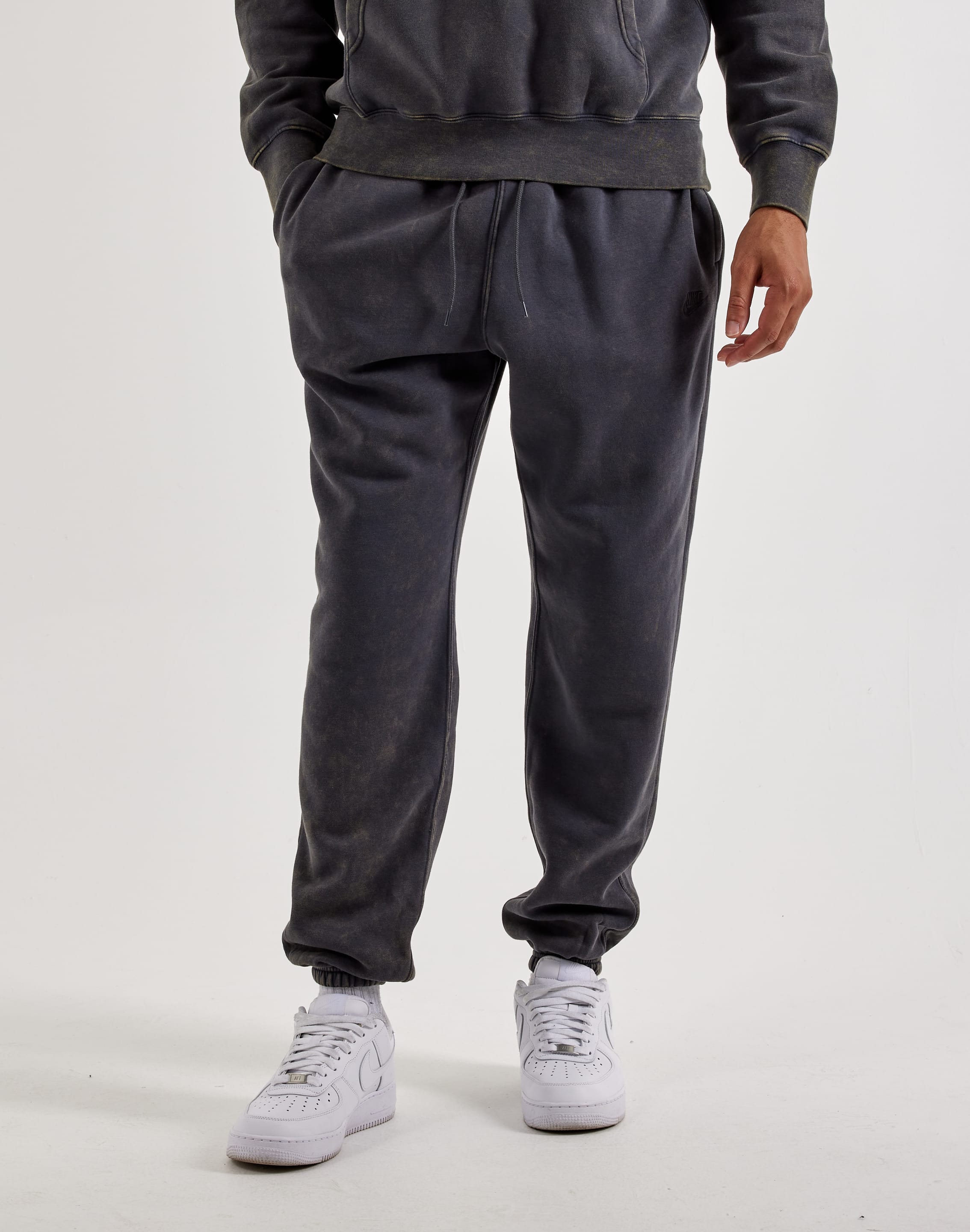 Nike Club Washed Cuffed Fleece Pants
