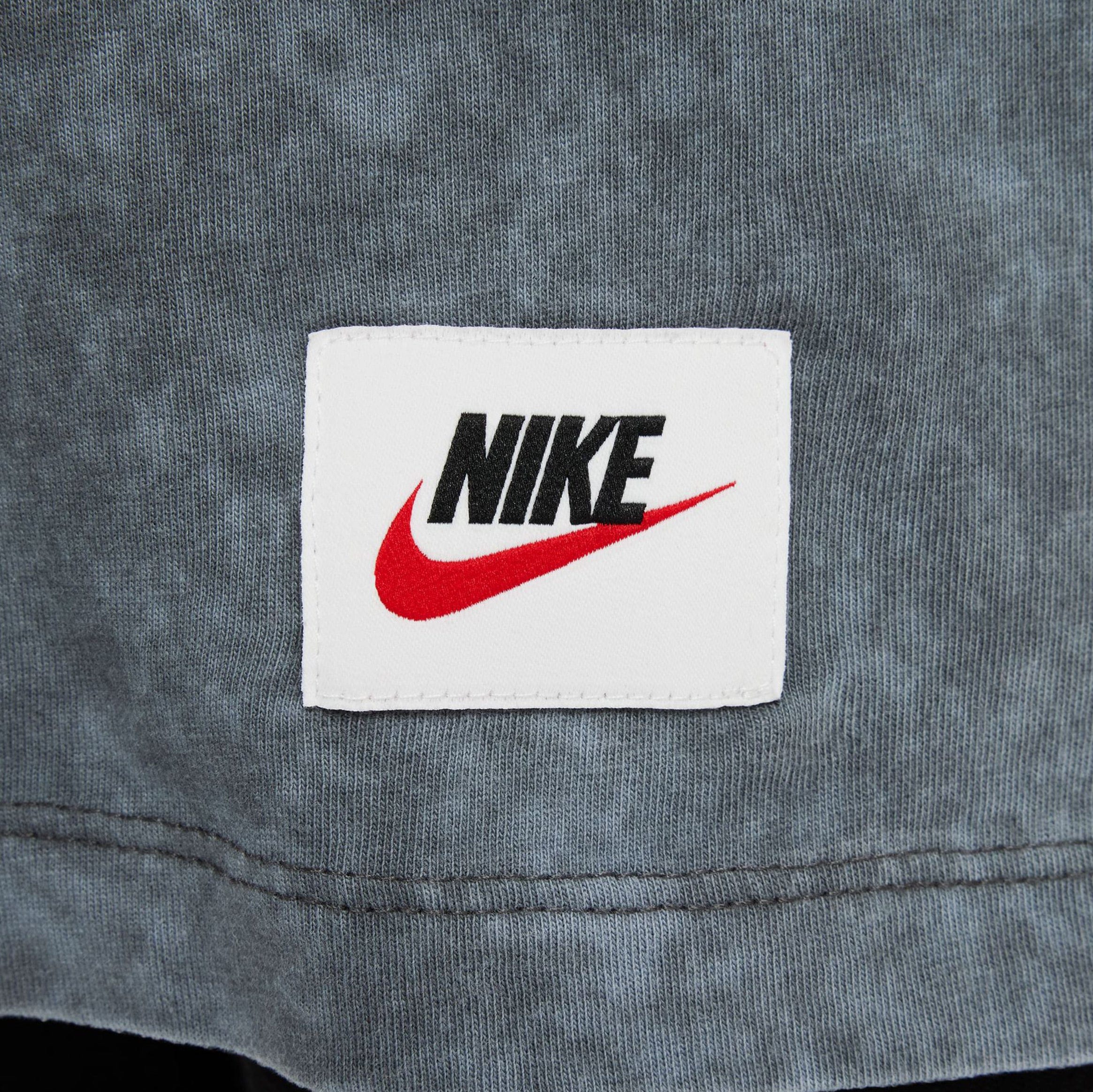 Nike NSW If You Know You Know Hero Grade School Short Sleeve Shirt (Anthracite)