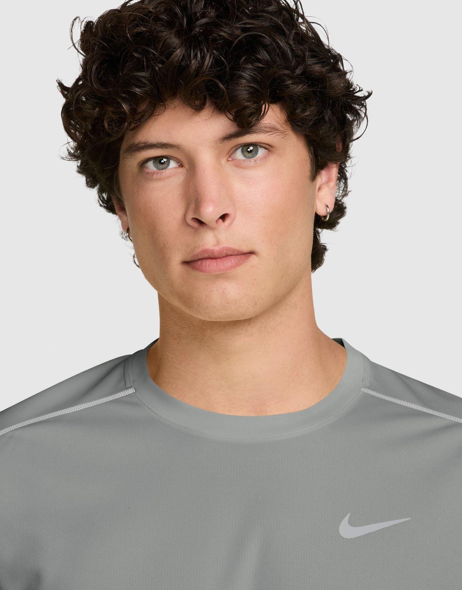 Nike Miler Dri - FIT Short - Sleeve Top