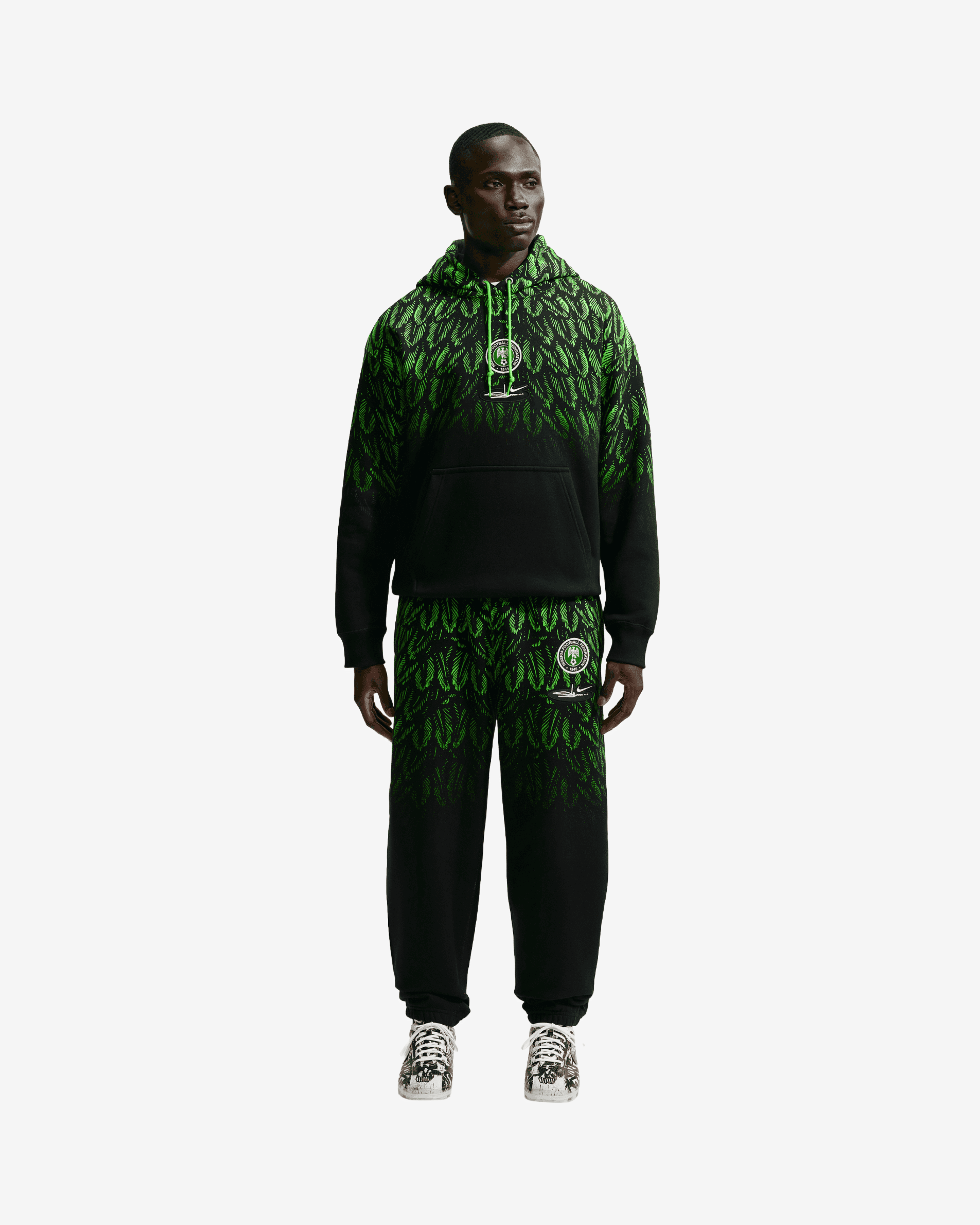 Nike - Men's Slawn Nigeria Fleece Pants - (IR5218 - 010)