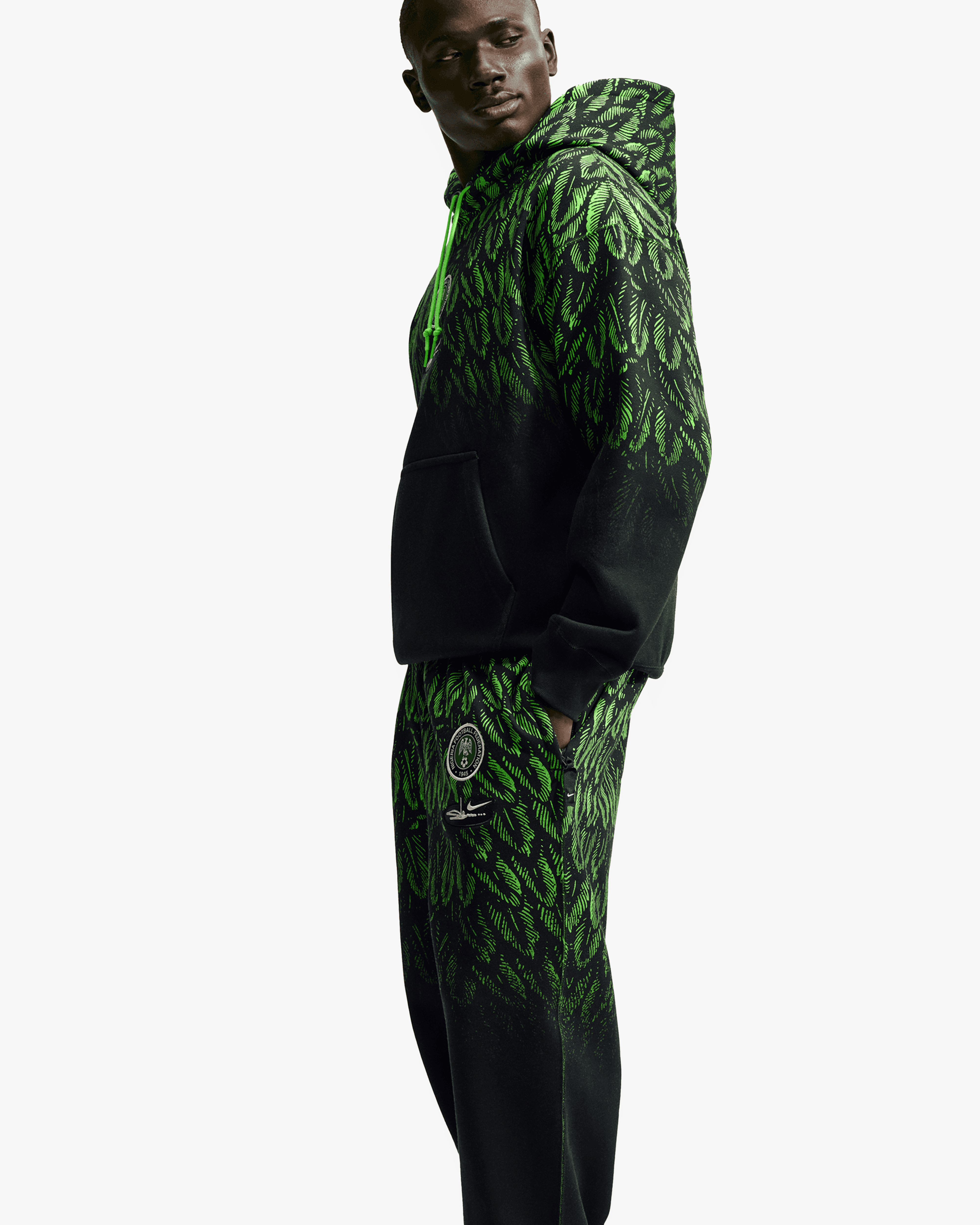 Nike - Men's Slawn Nigeria Fleece Pants - (IR5218 - 010)