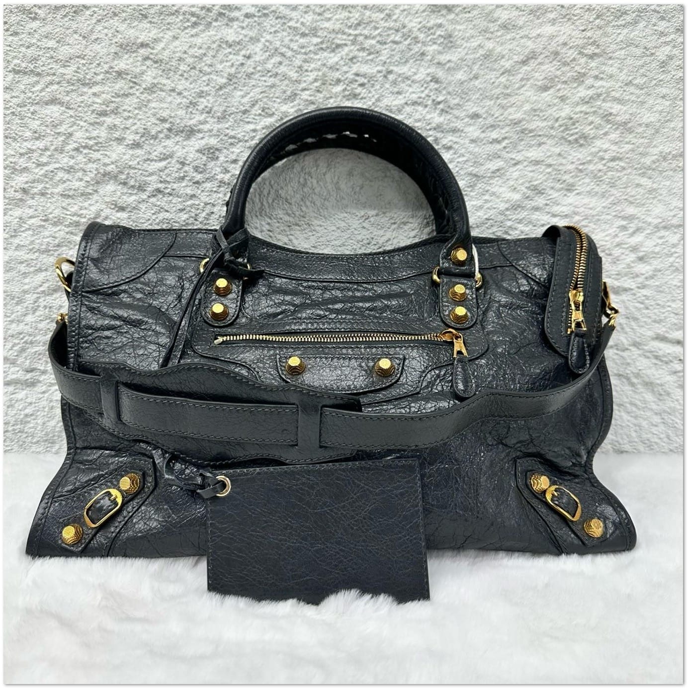Balenciaga Black Distressed Lambskin Classic City Bag C19498300904