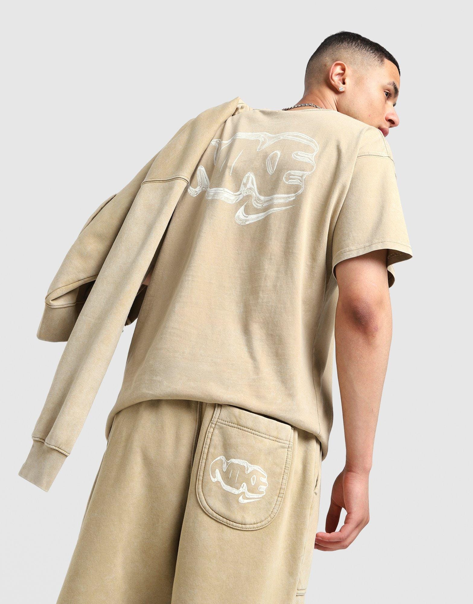 Nike Street Graphic T - Shirt